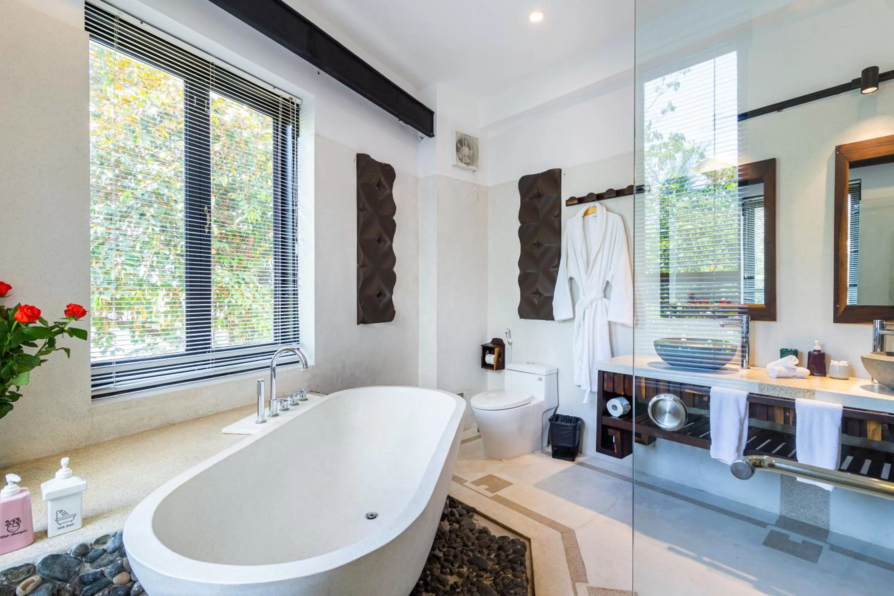 Bathroom in Tra Que Mansion