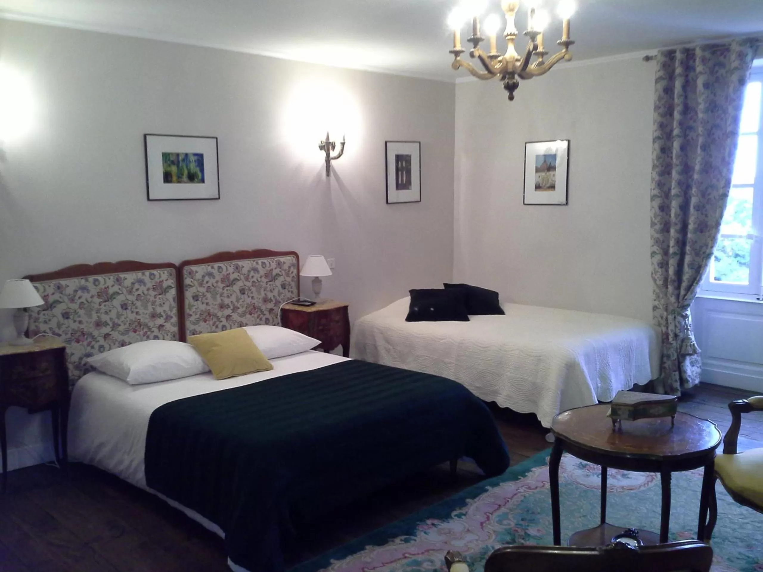 Photo of the whole room, Bed in Le Logis De Ruelle