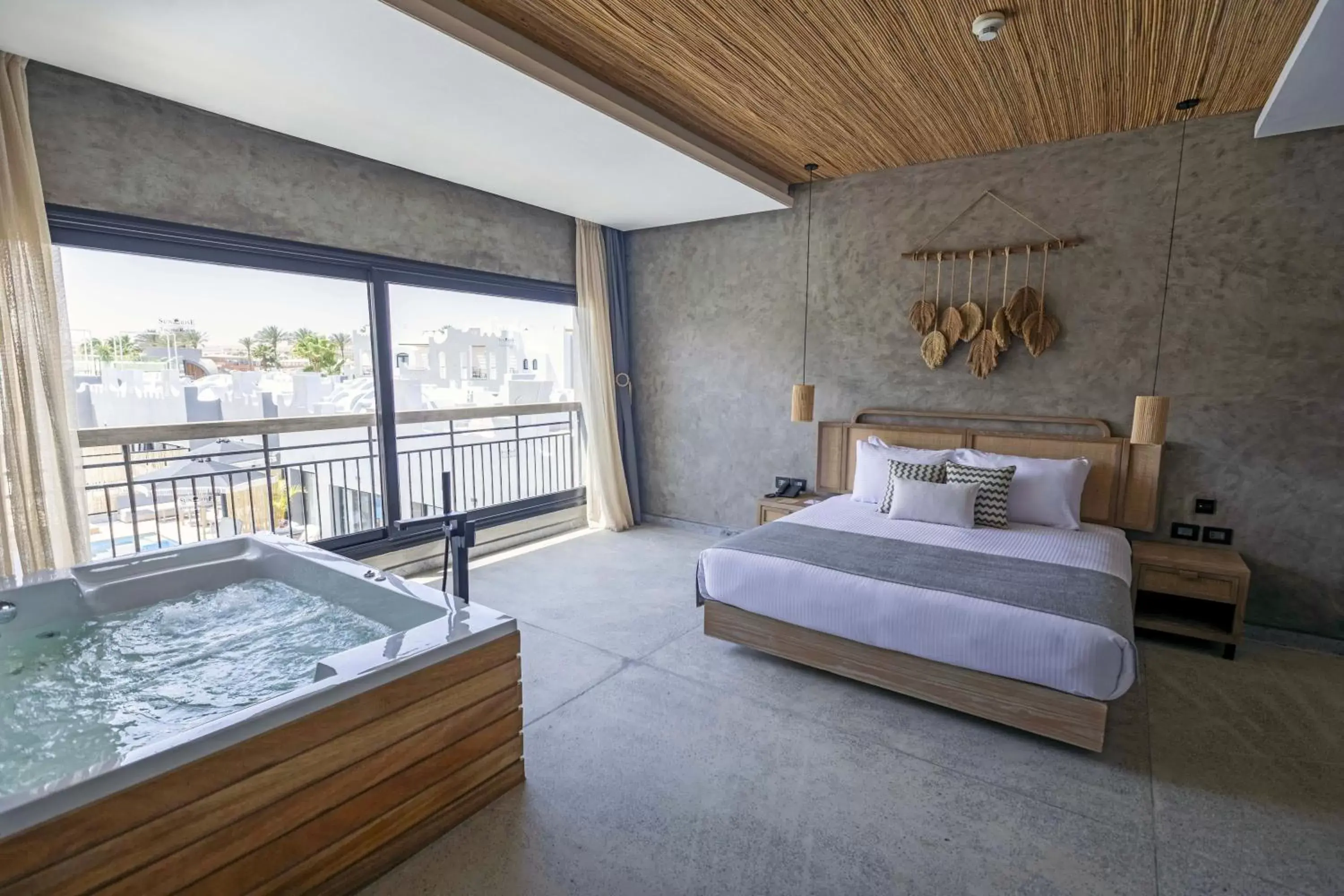 Executive Jacuzzi Suite- Posh Club in Sunrise Tucana Resort Grand Select Executive Jacuzzi Suite- Posh Club in Sunrise Tucana Resort Grand Select