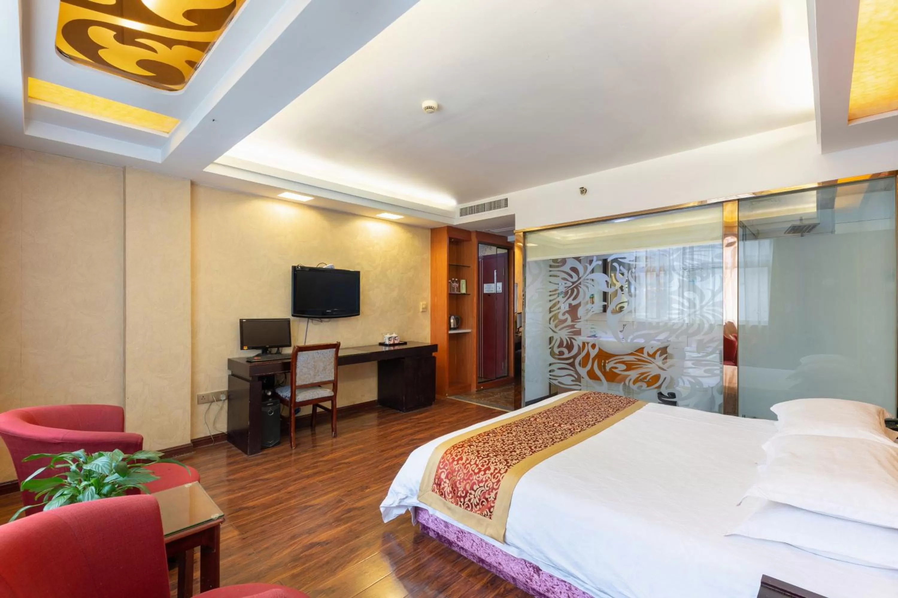 Bedroom, Bed in Yiwu Yuejia Business Hotel
