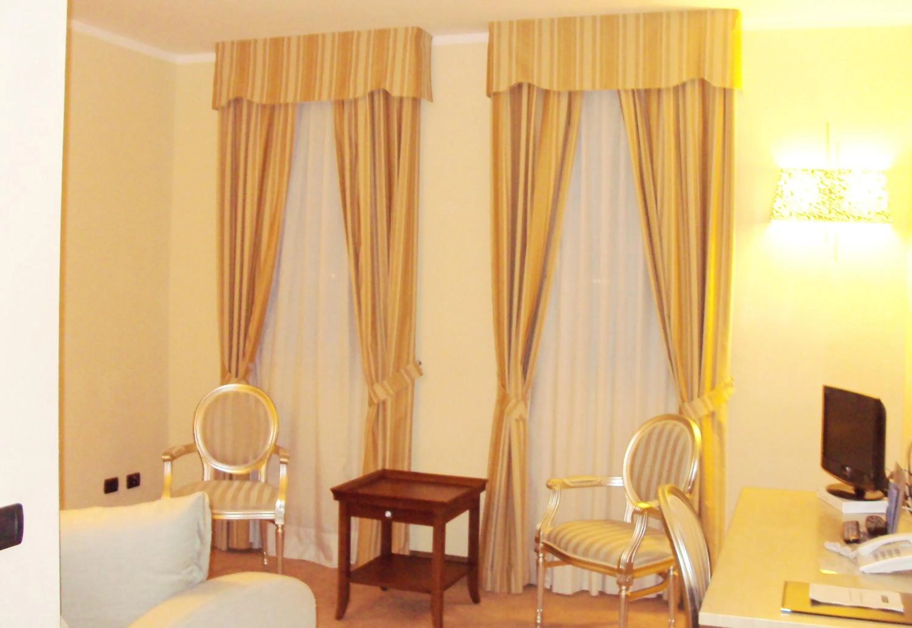 Living room in Hotel For You