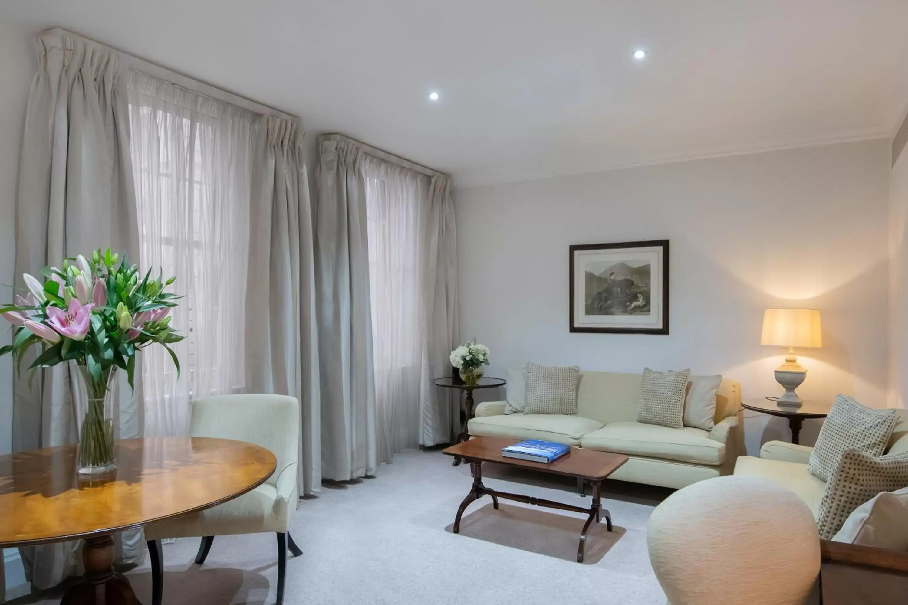 Deluxe Suite in Dukes London Deluxe Suite in Dukes London