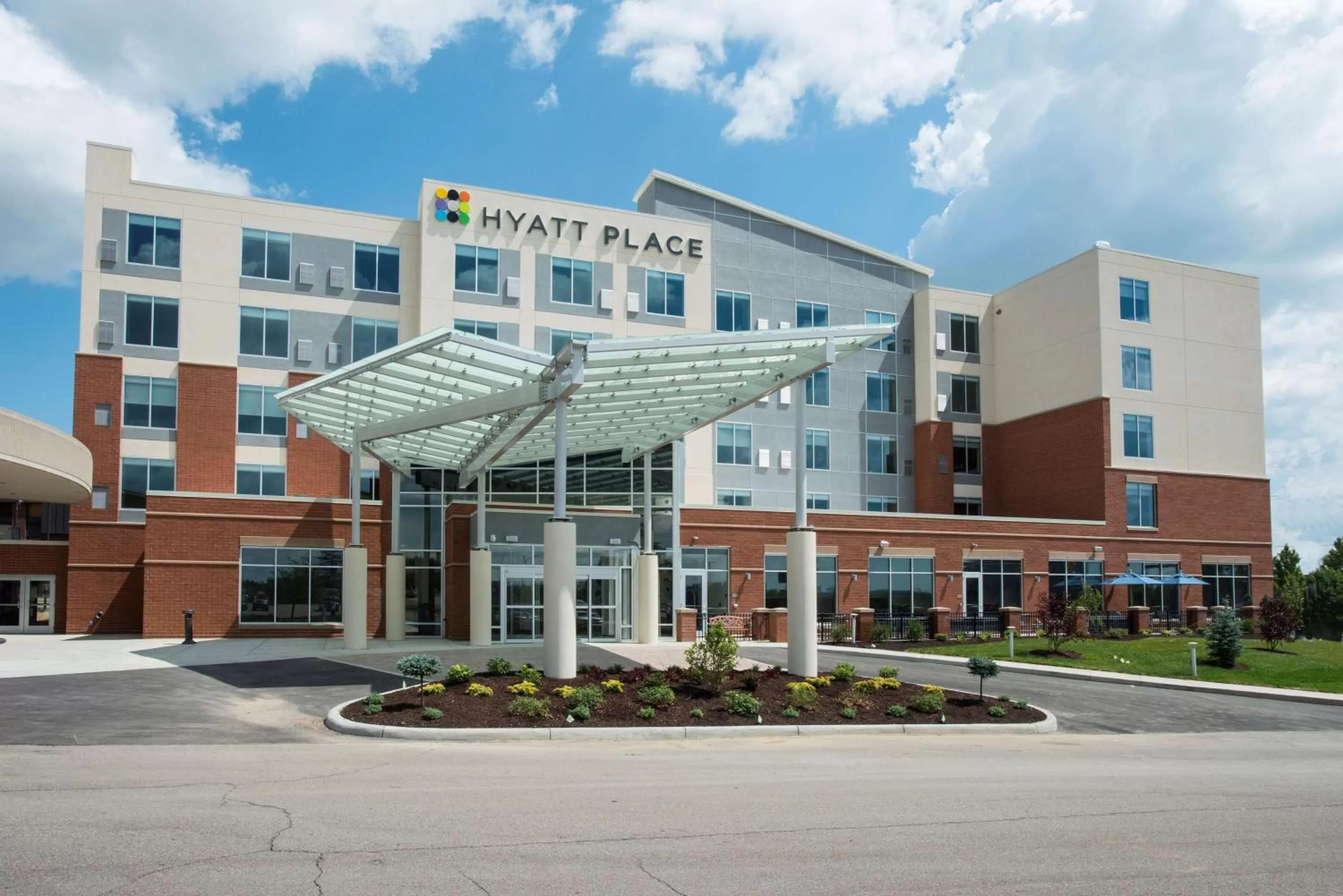 Property building in Hyatt Place Cincinnati/Sharonville Convention Center