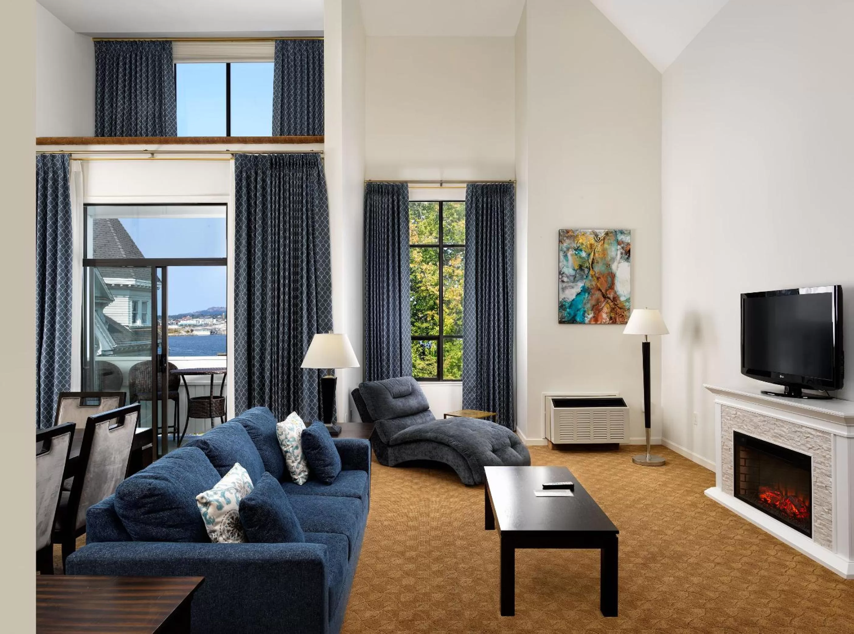 Living room in Huntingdon Hotel and Suites