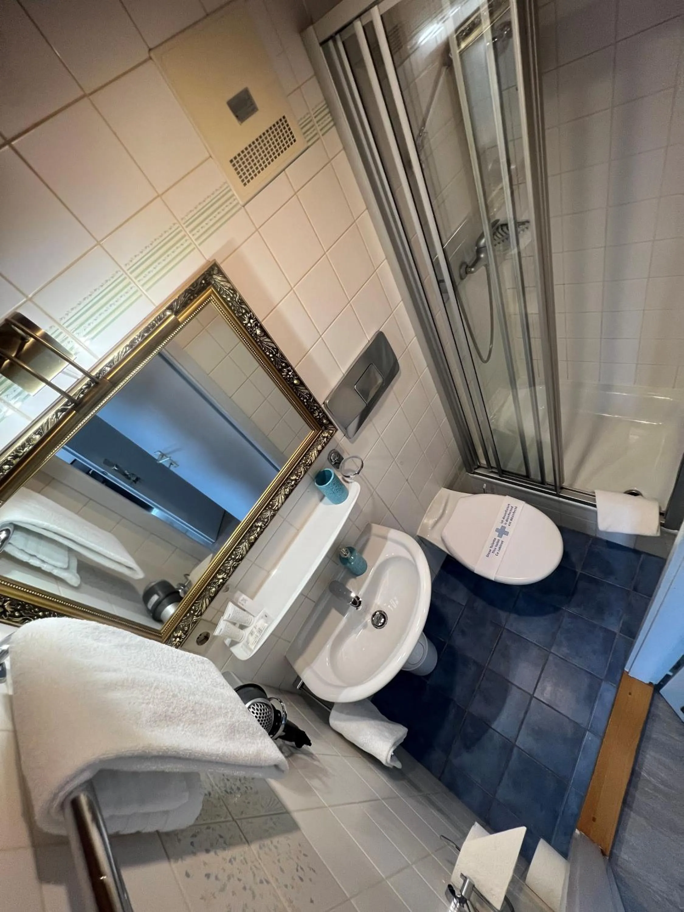 Bathroom in Hotel Bitzer Backnang