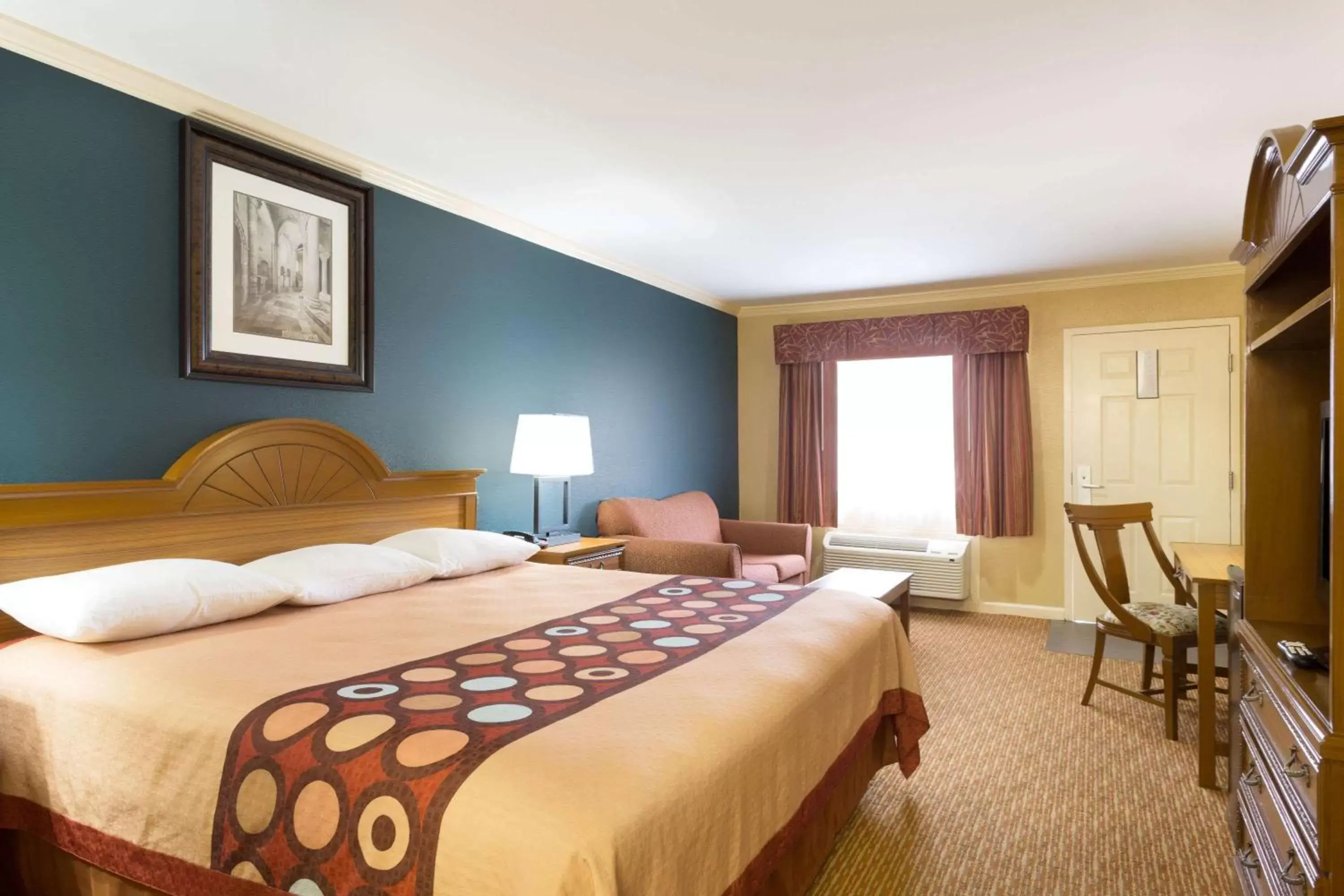 King Room - Disability Access - Non-Smoking in Super 8 by Wyndham Covington King Room - Disability Access - Non-Smoking in Super 8 by Wyndham Covington