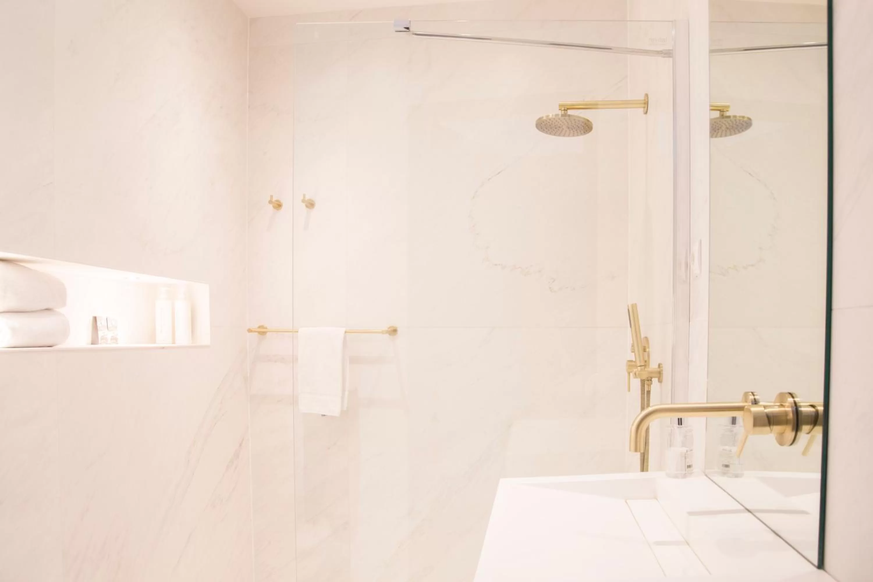 Bathroom in House of Amstel