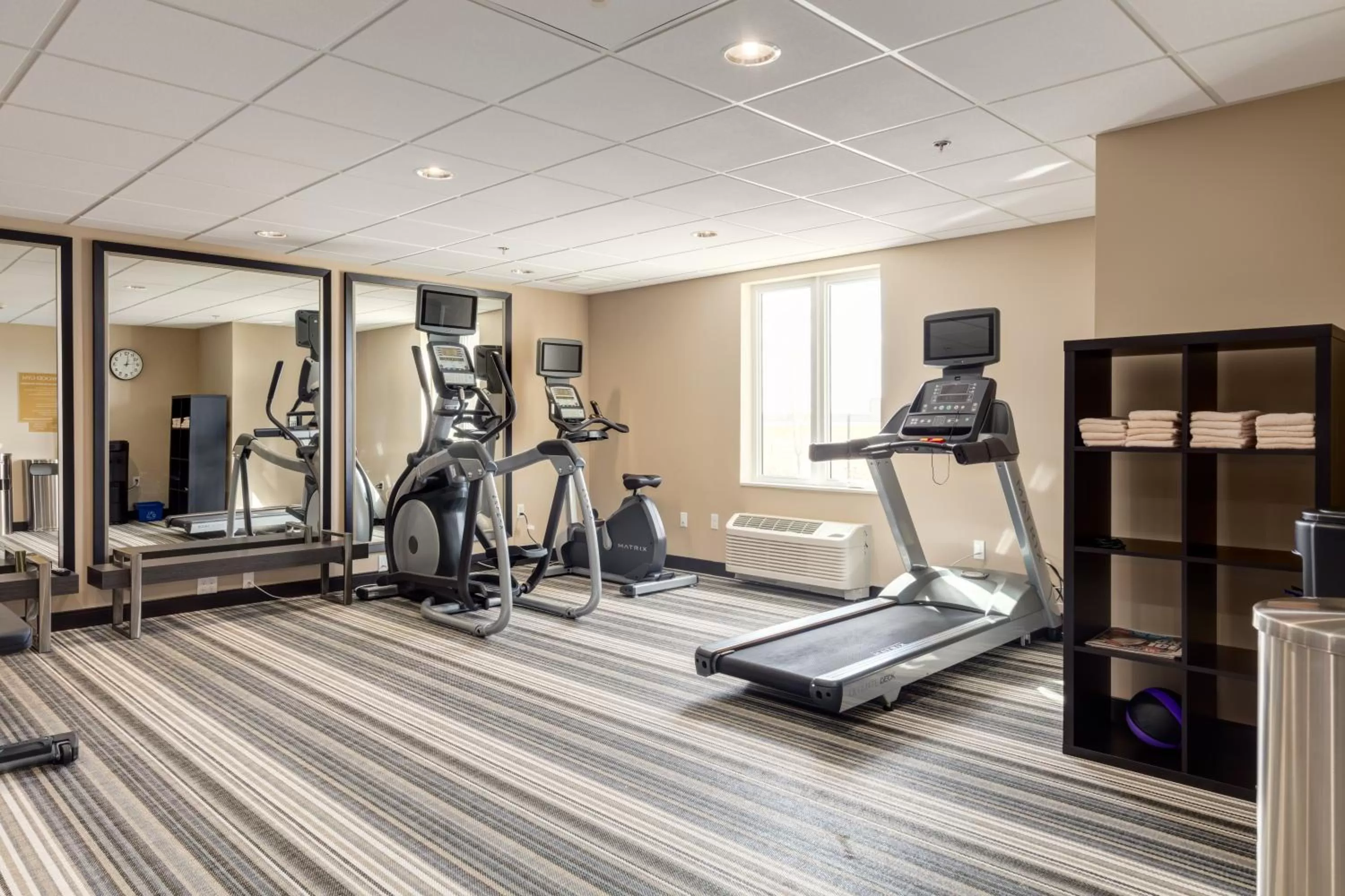 Fitness centre/facilities in Park Inn by Radisson, Calgary Airport North, AB