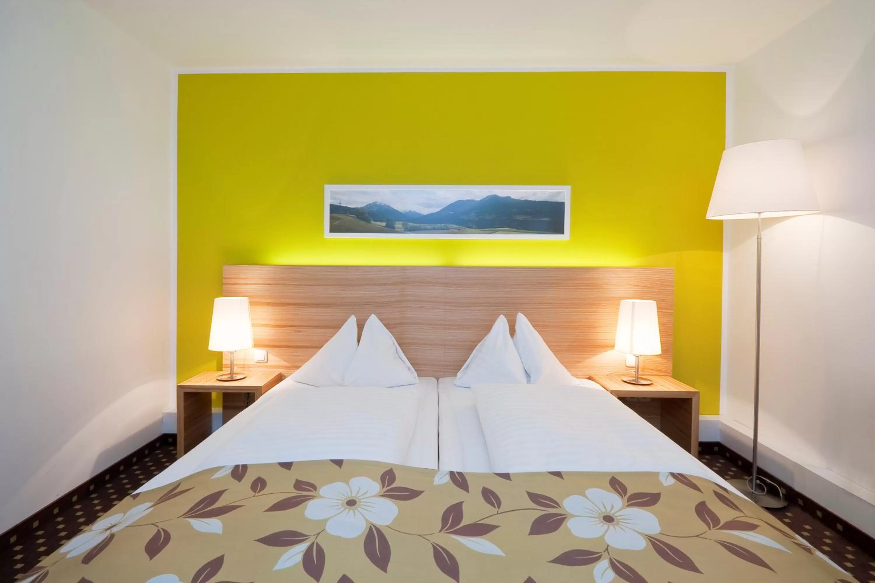 Bed in Alphotel Innsbruck