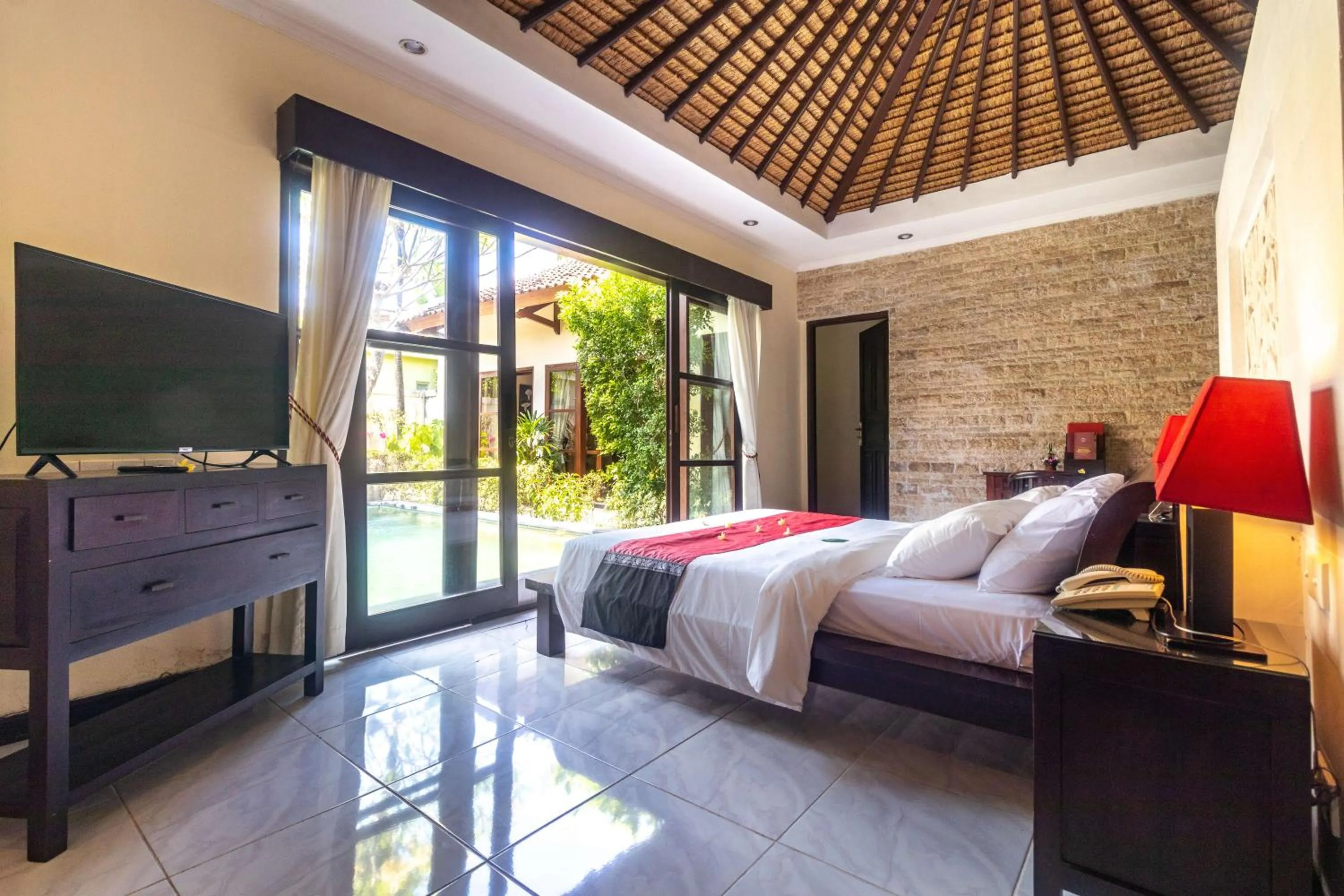 Bedroom, Bed in Aleesha Villas and Suites