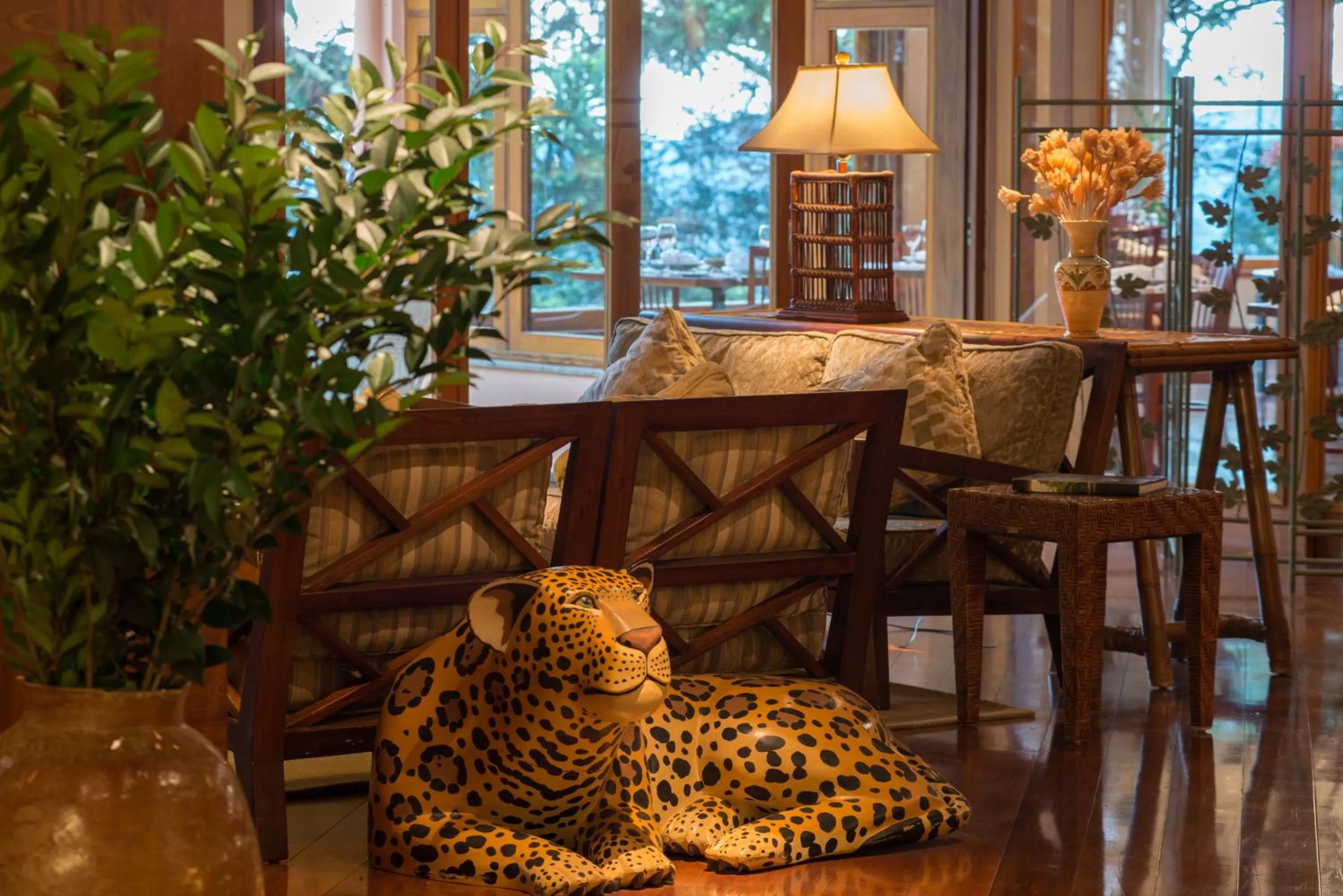 Communal lounge/ TV room in Kuriuwa Hotel