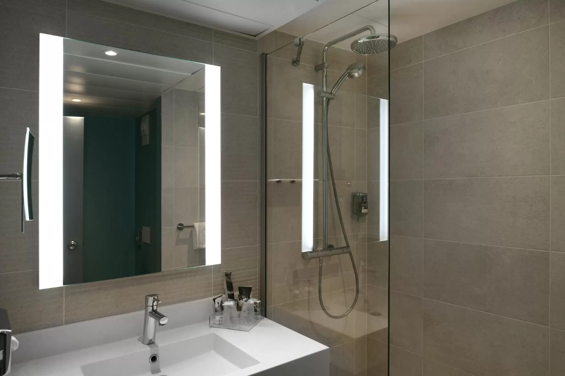 Bathroom in Mercure Annemasse Porte De Genève