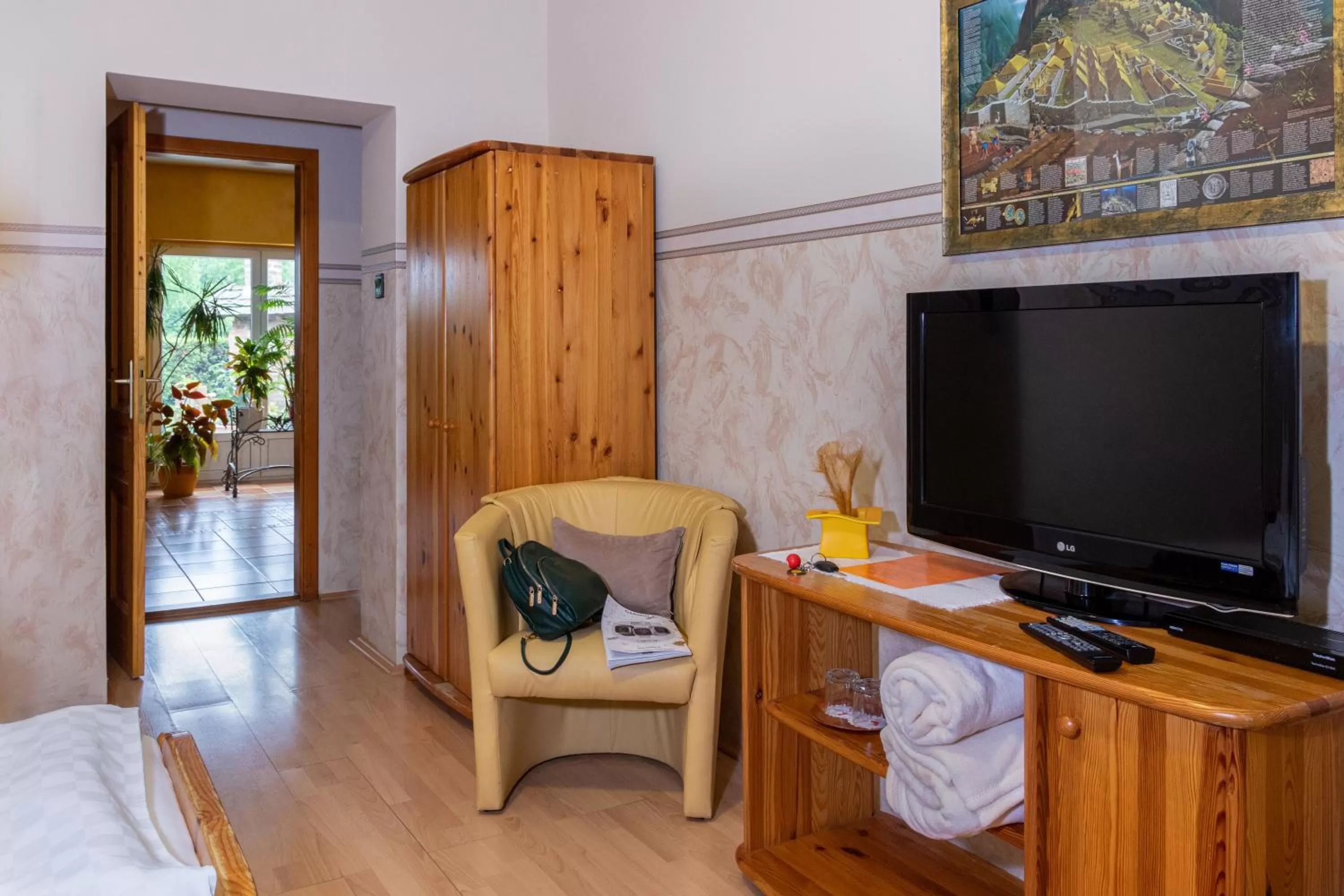 TV/Entertainment Center in Hotel Zéta