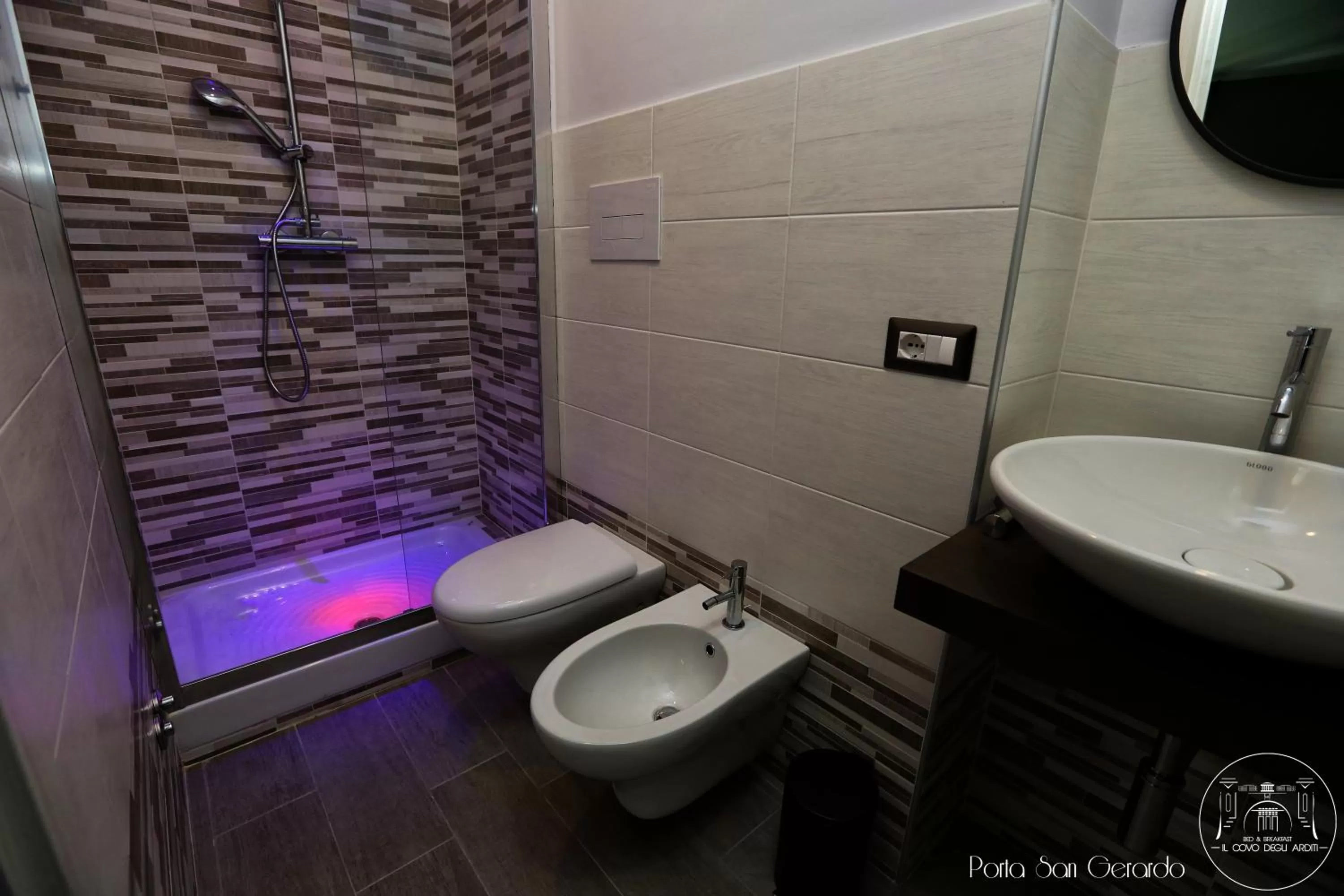 Shower in Il Covo degli Arditi B&B