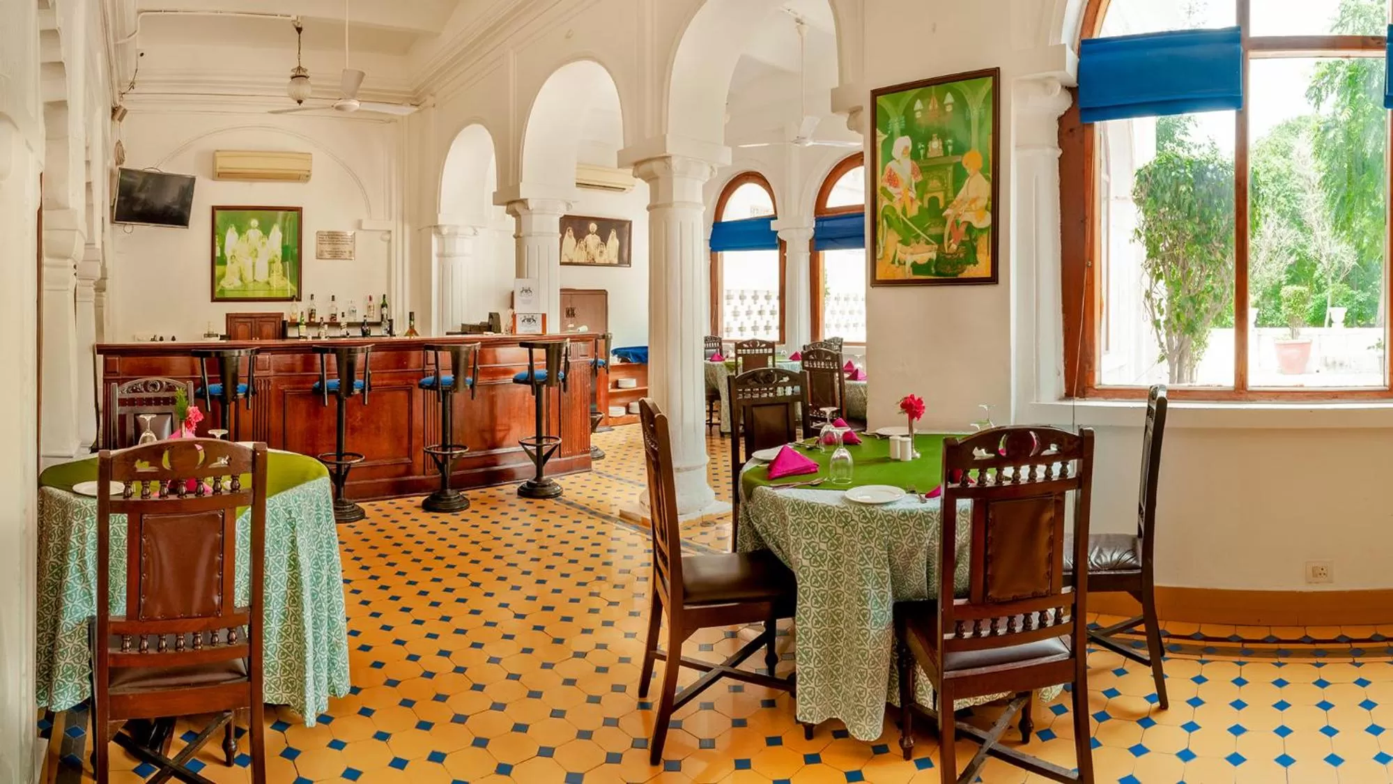 Restaurant/places to eat in Neemrana's - Baradari Palace