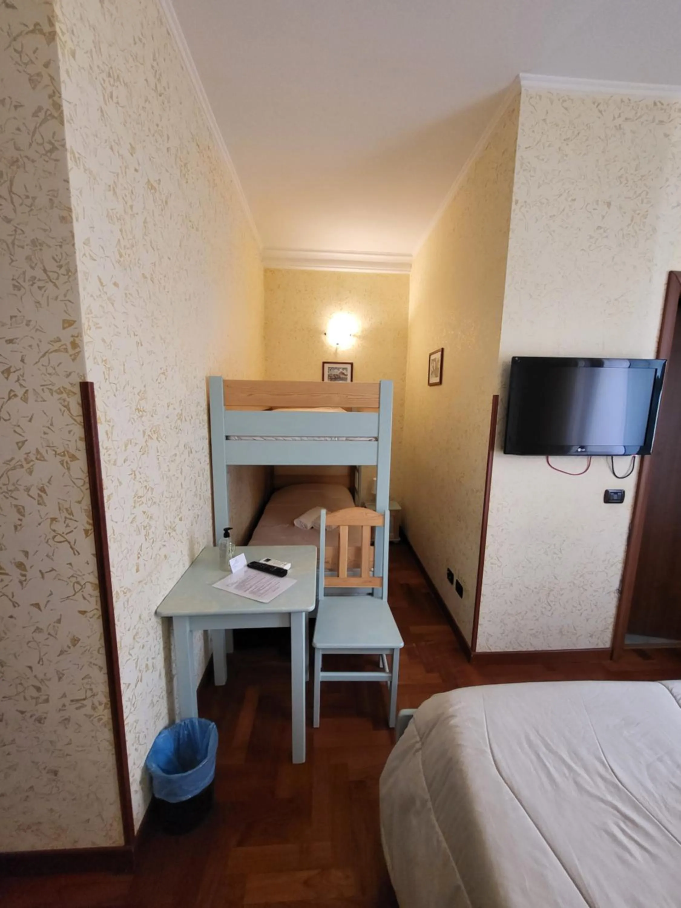 Bed in St. Peter's Rooms Rome