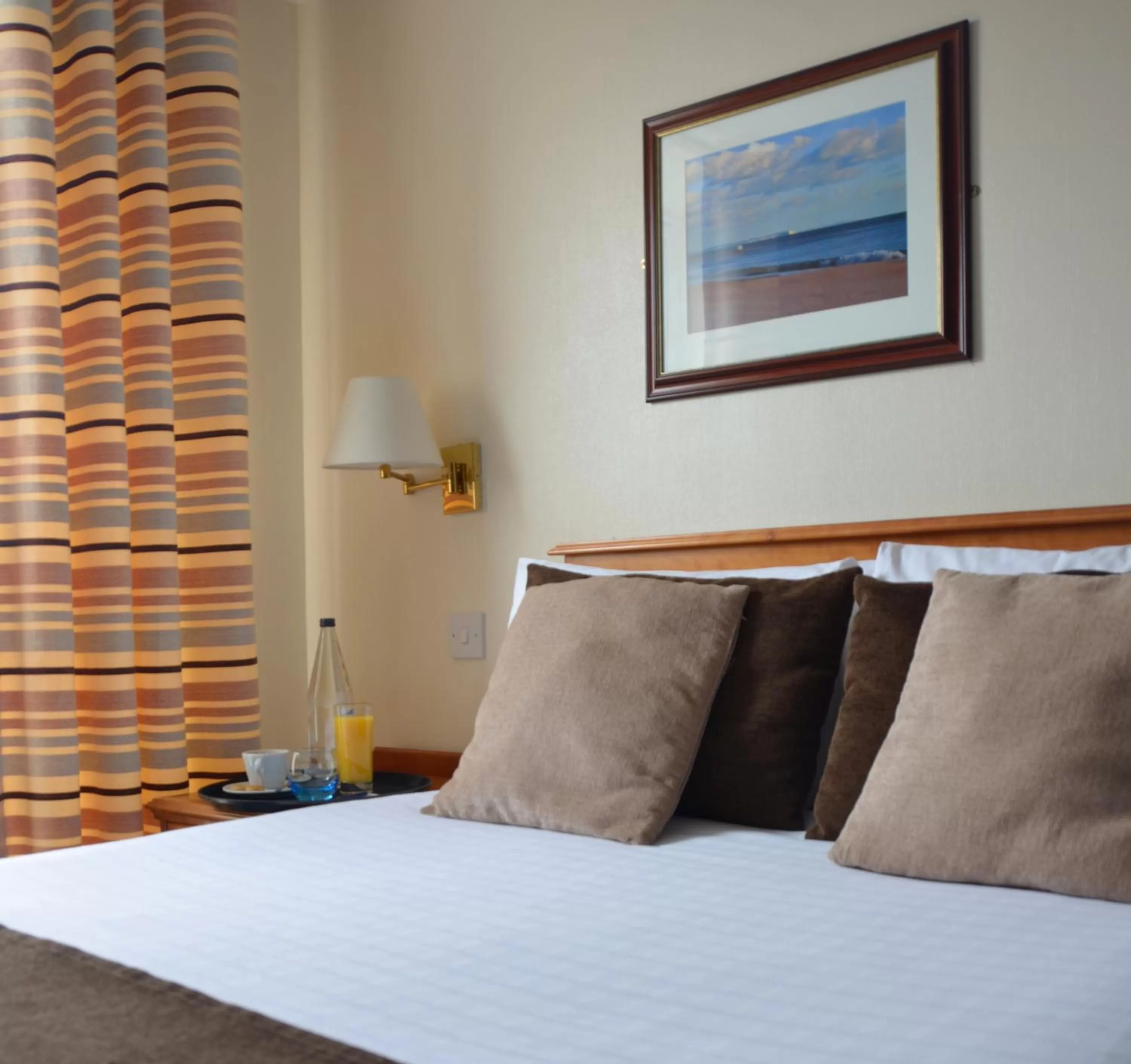 Bed in The Riviera Hotel & Apartments - Alum Chine