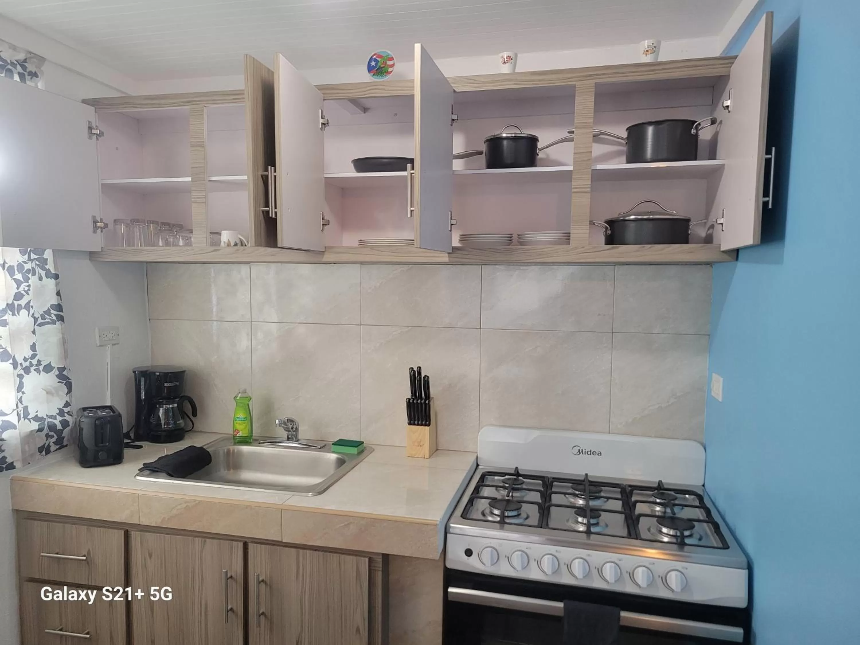 Coffee/tea facilities, Kitchen/Kitchenette in Aguada of the Seas