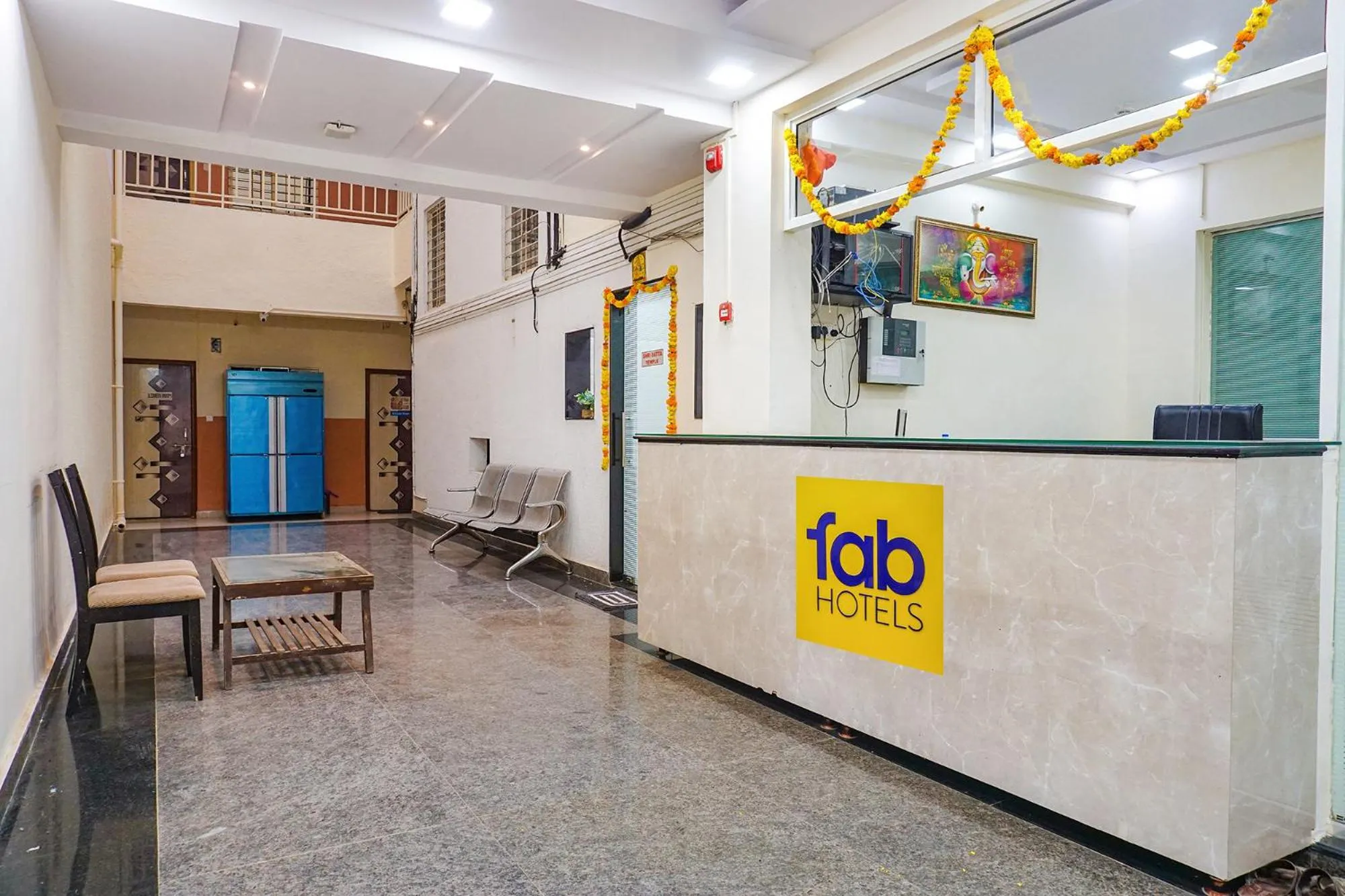 Lobby or reception in FabHotel Lake View - Chinmaya Vitthal Mandir