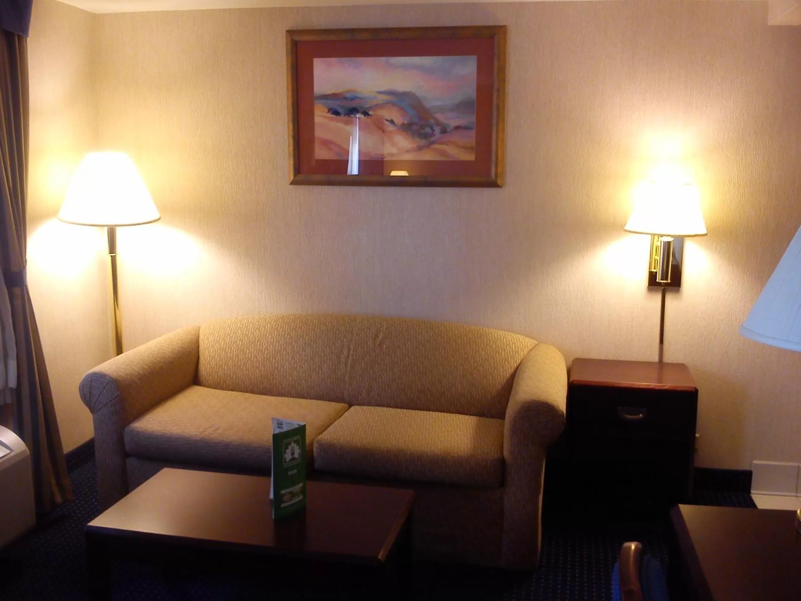 Living room in Wyndham Garden Monterrey Norte