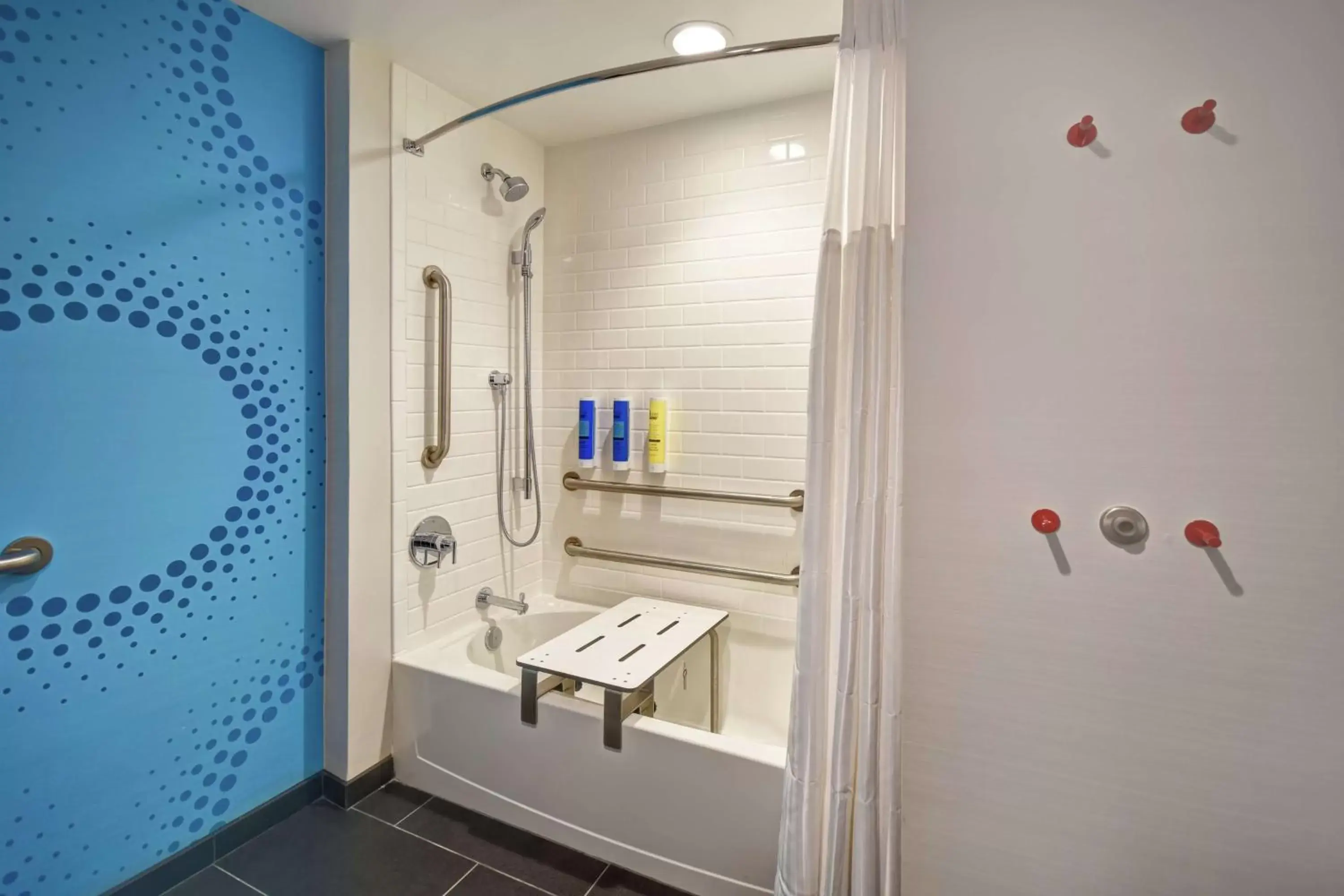 Queen Room with Two Queen Beds - Mobility Access in Tru By Hilton Pigeon Forge Queen Room with Two Queen Beds - Mobility Access in Tru By Hilton Pigeon Forge