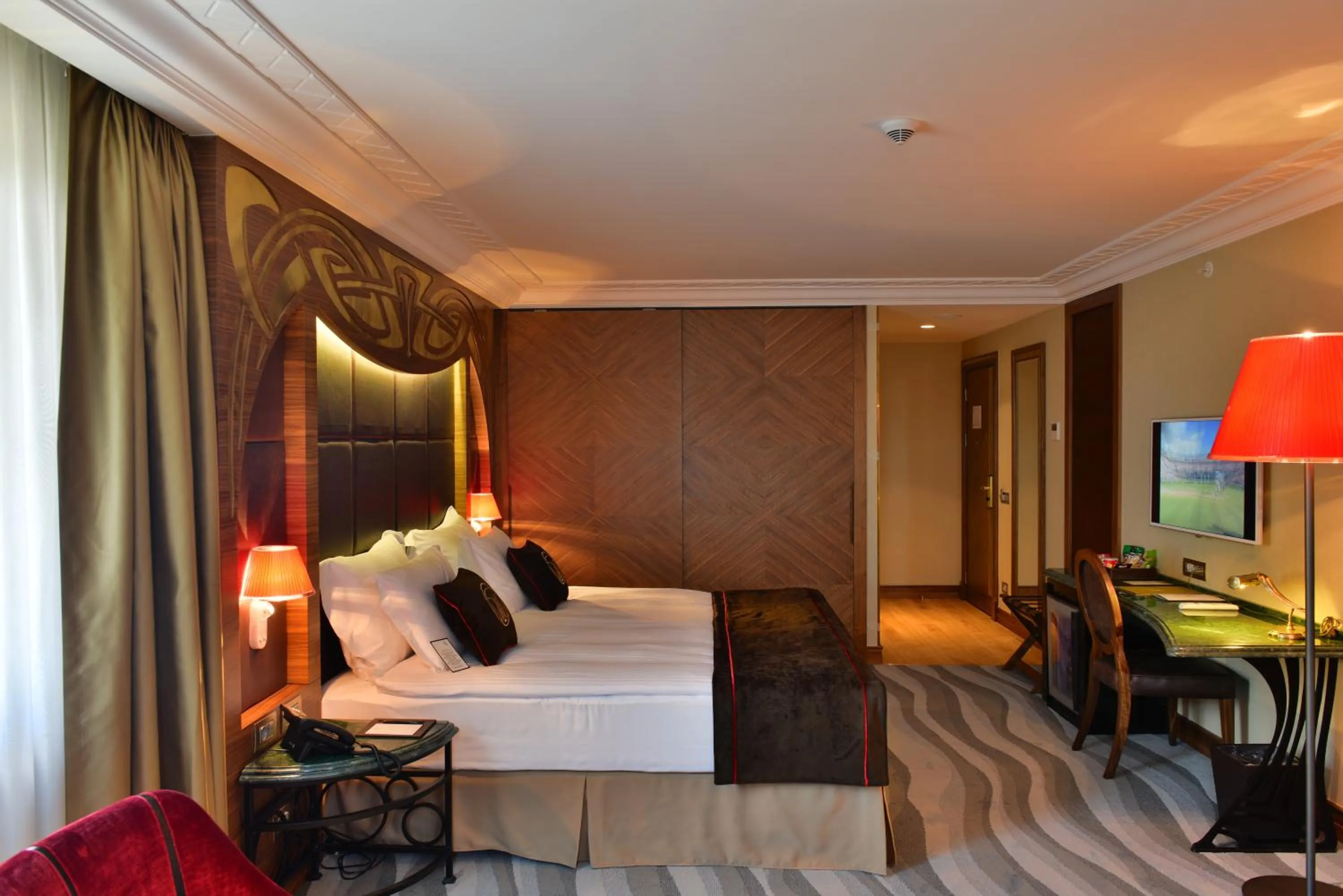 Bedroom, Bed in Warwick Ankara