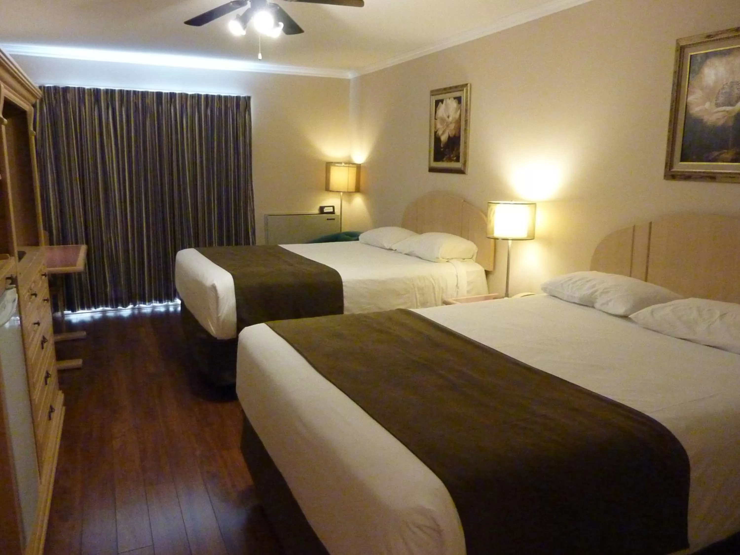 Bed in Motel Becancour