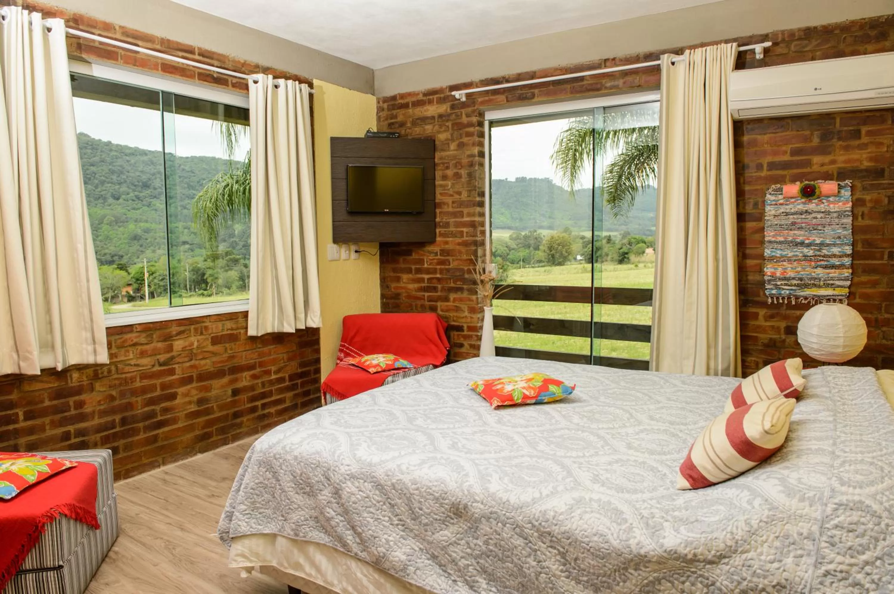 Bina's Haus Pousada, Cafeteria e Atelier