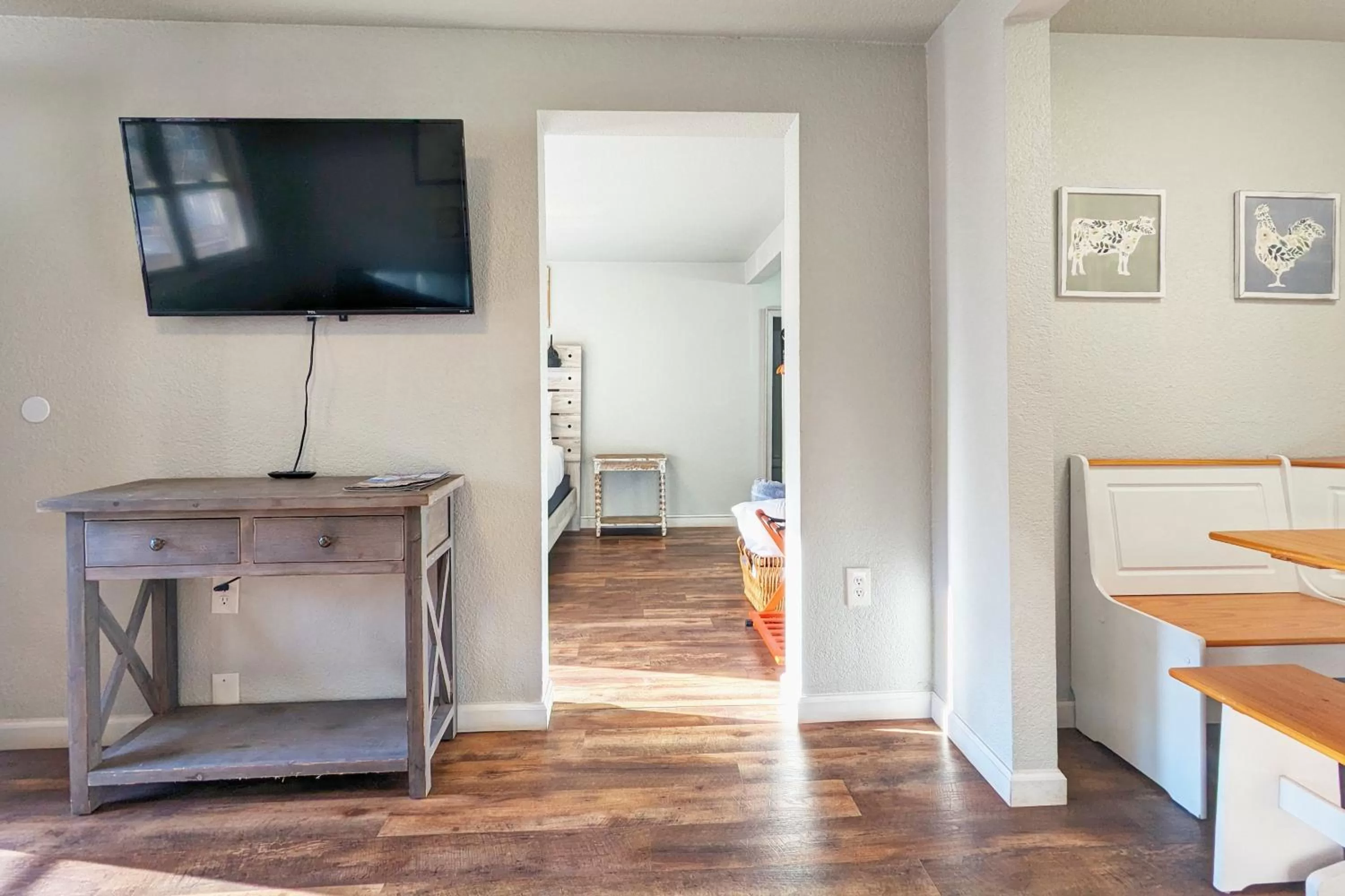 TV and multimedia in The Fountain Creek Inn of Manitou Springs