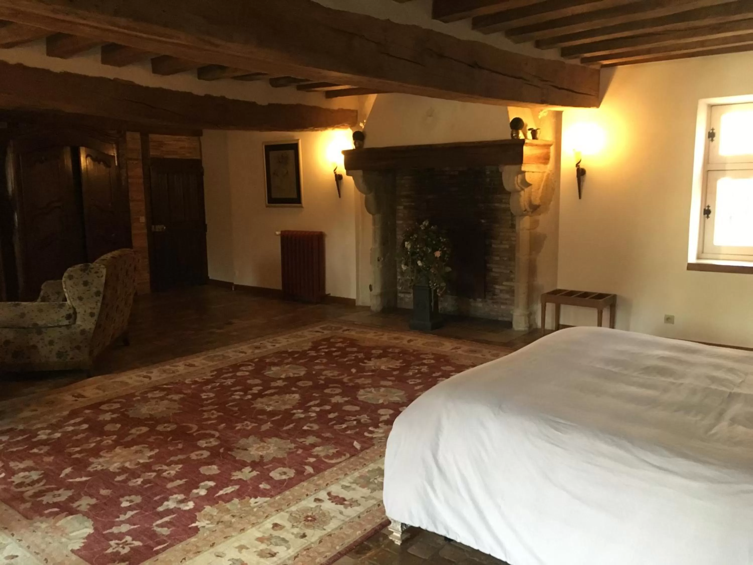 Photo of the whole room, Bed in Demeure des Vieux Bains