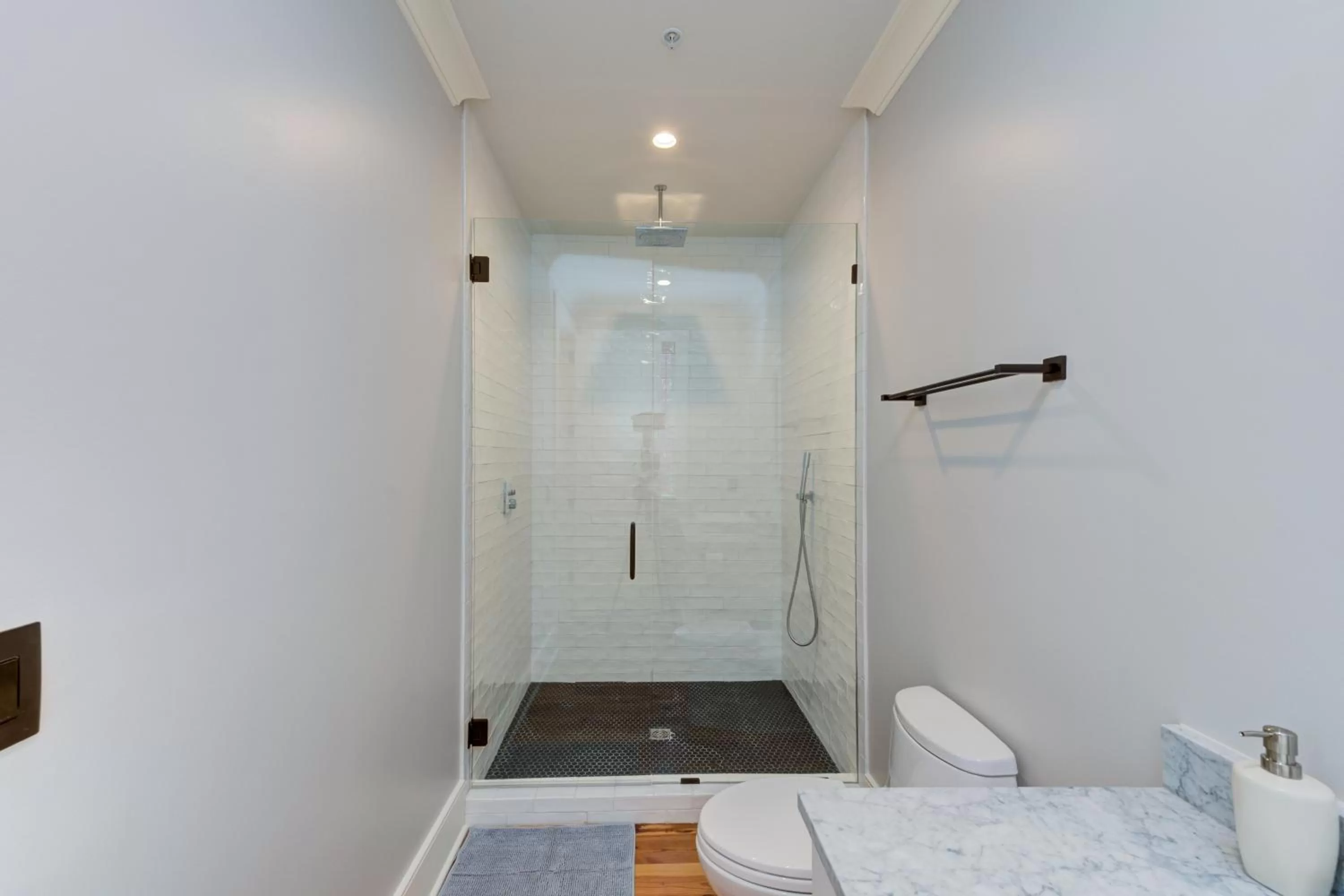 Shower in The Quarters on King