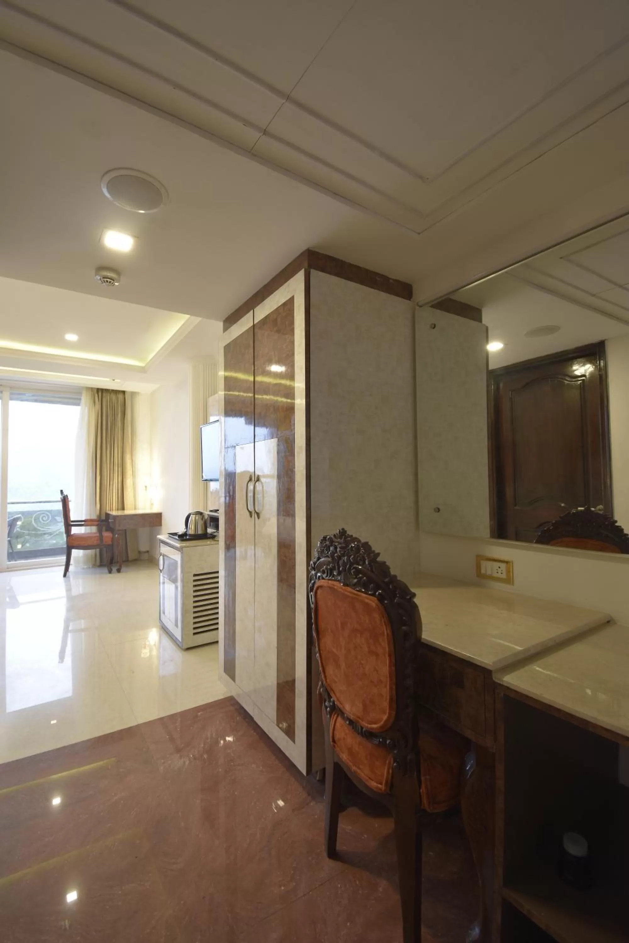 Coffee/tea facilities in The Royal Castle AC Centralized