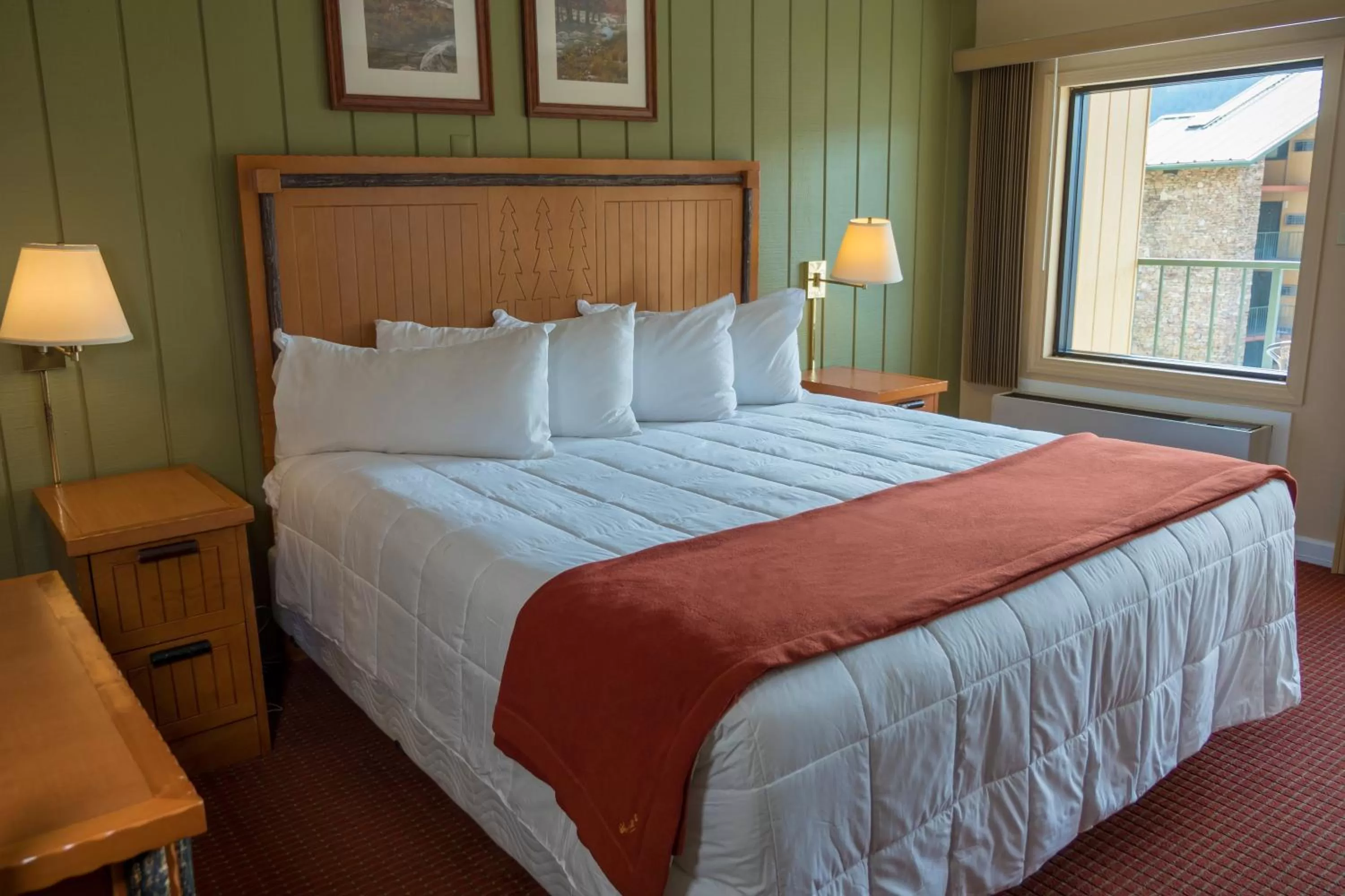 Bed in River Terrace Resort & Convention Center