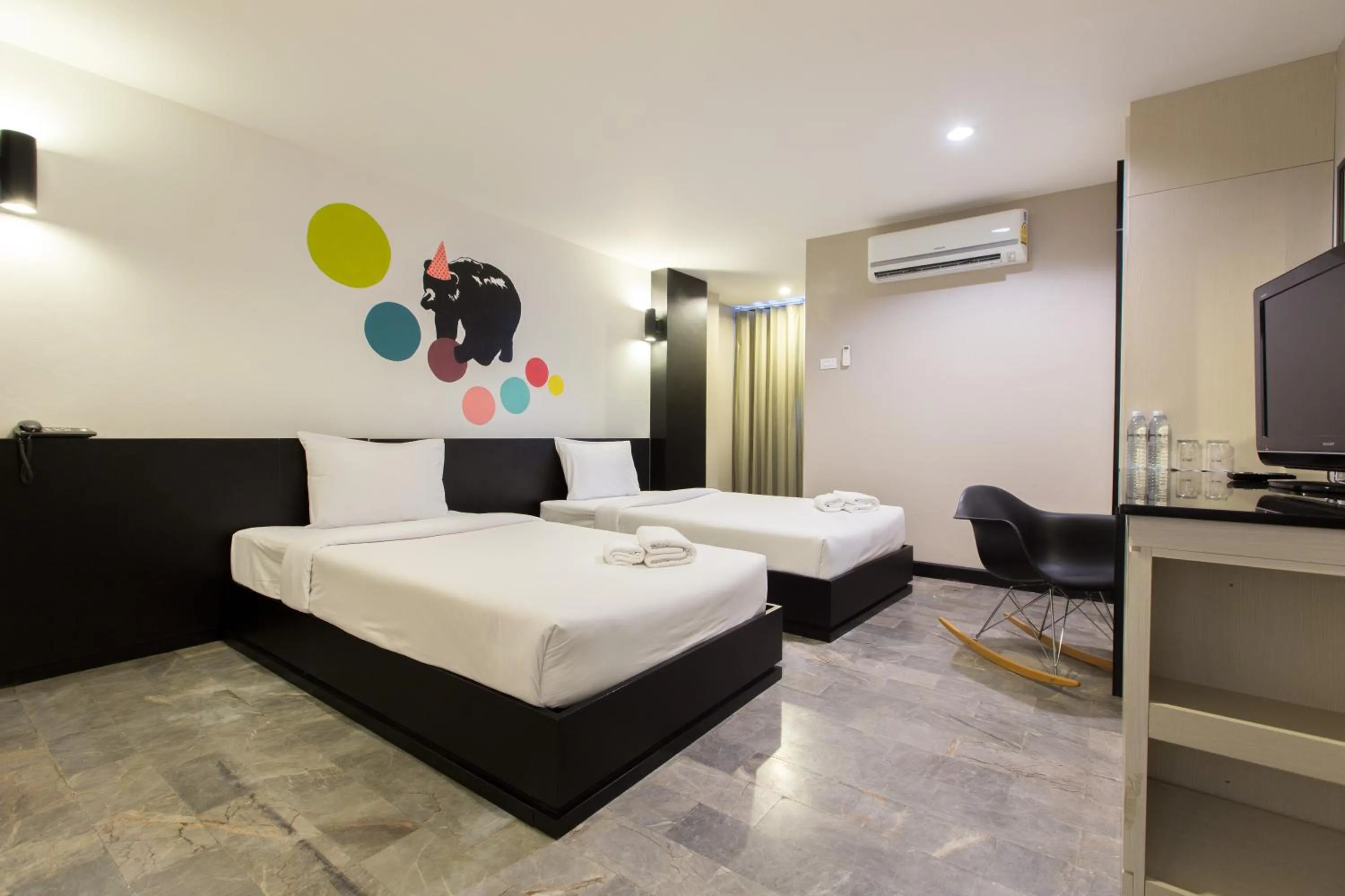 Bedroom, Bed in Pen Ta Hug Hotel