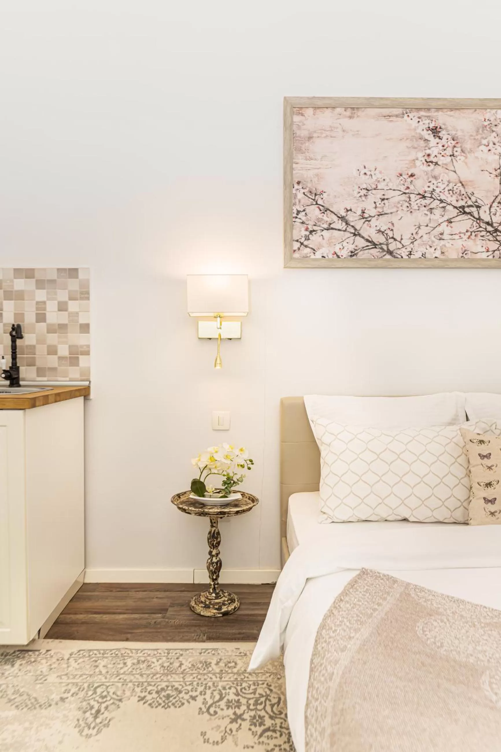 Decorative detail in ALBERT RESIDENCE with PARKING