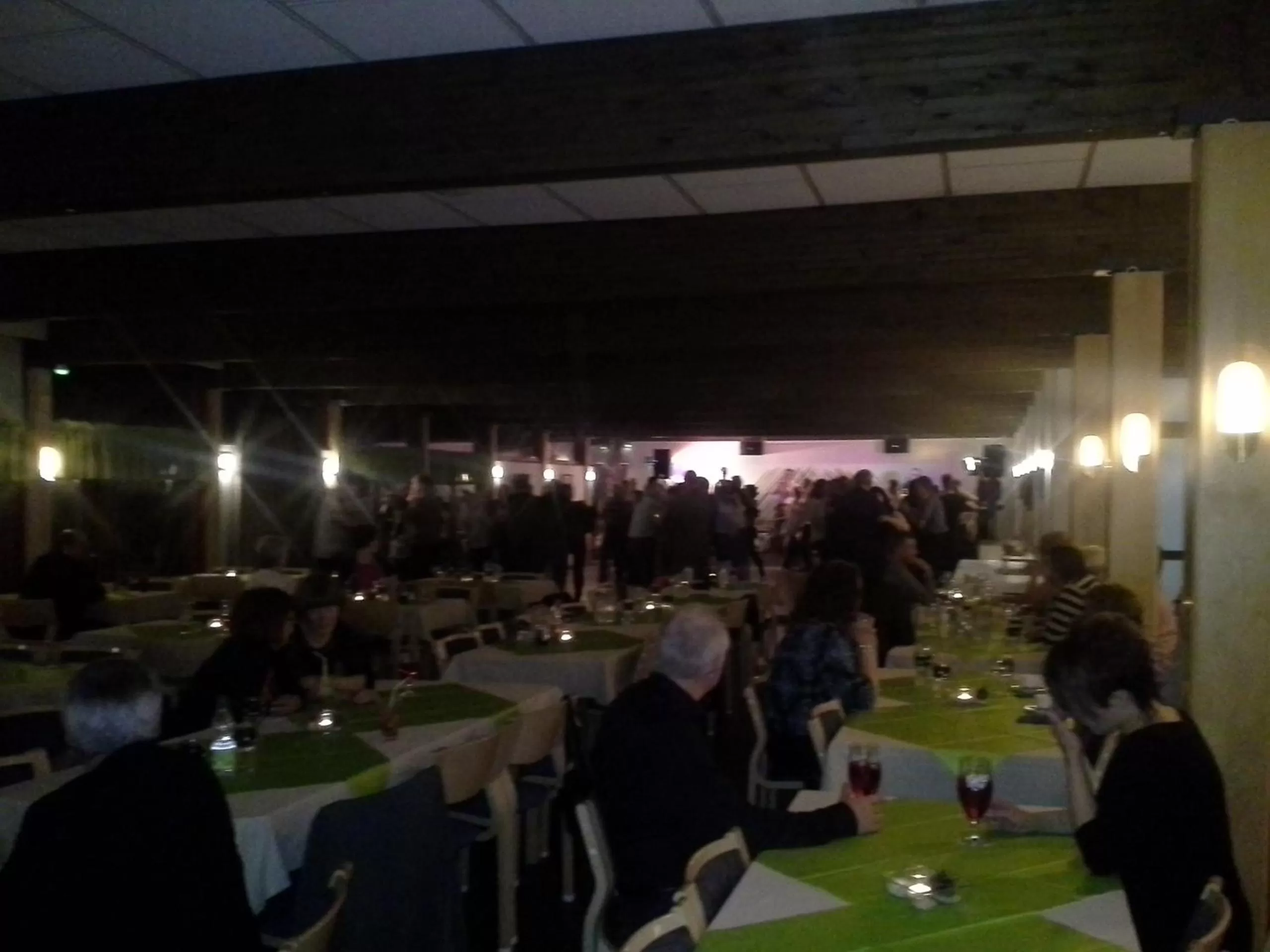 Restaurant/Places to Eat in Karemajat Panorama hotel