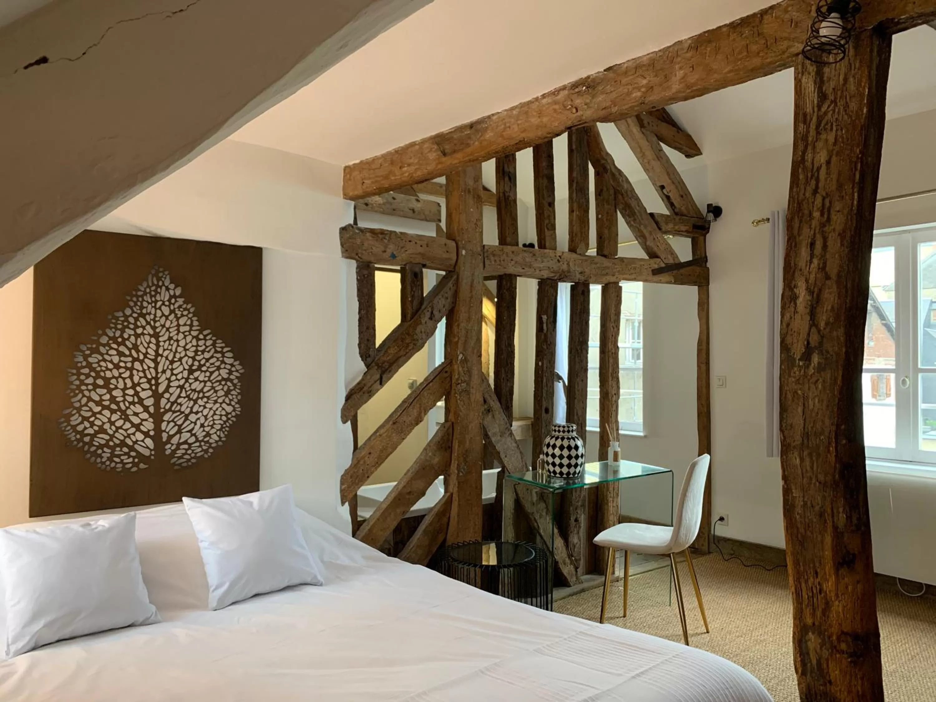 Photo of the whole room in L'Ecole des Demoiselles