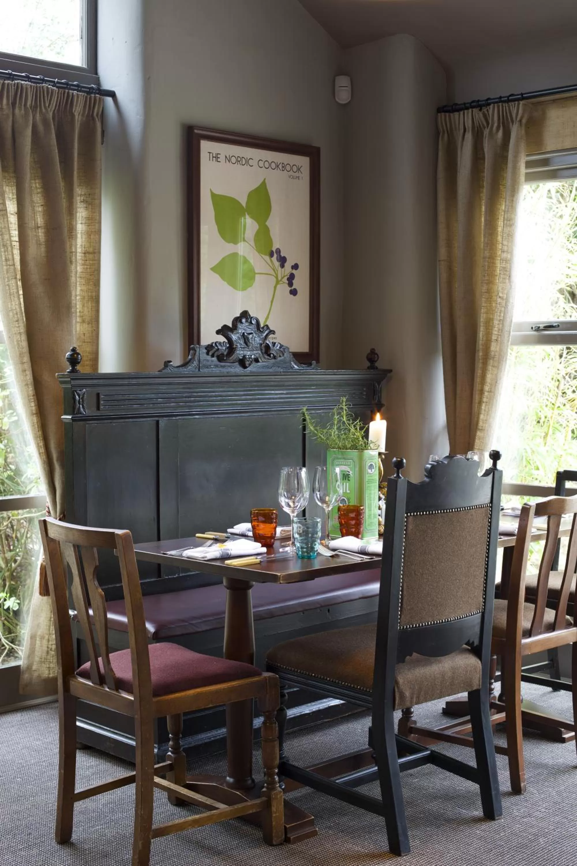 Restaurant/places to eat in Pear Tree Inn Whitley