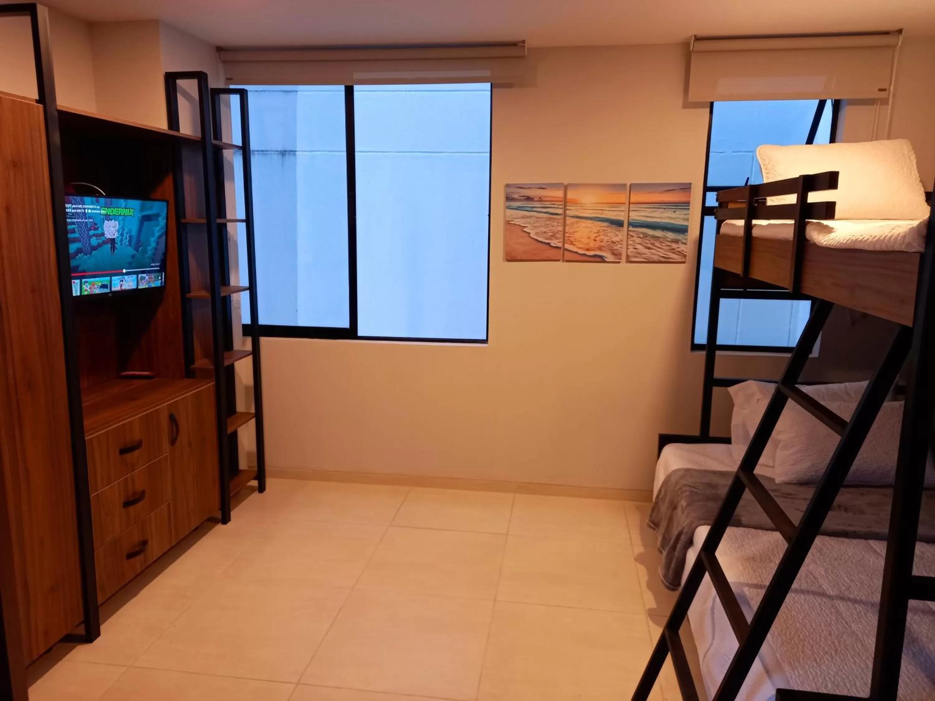 Bedroom, Bunk Bed in Kapital Suites