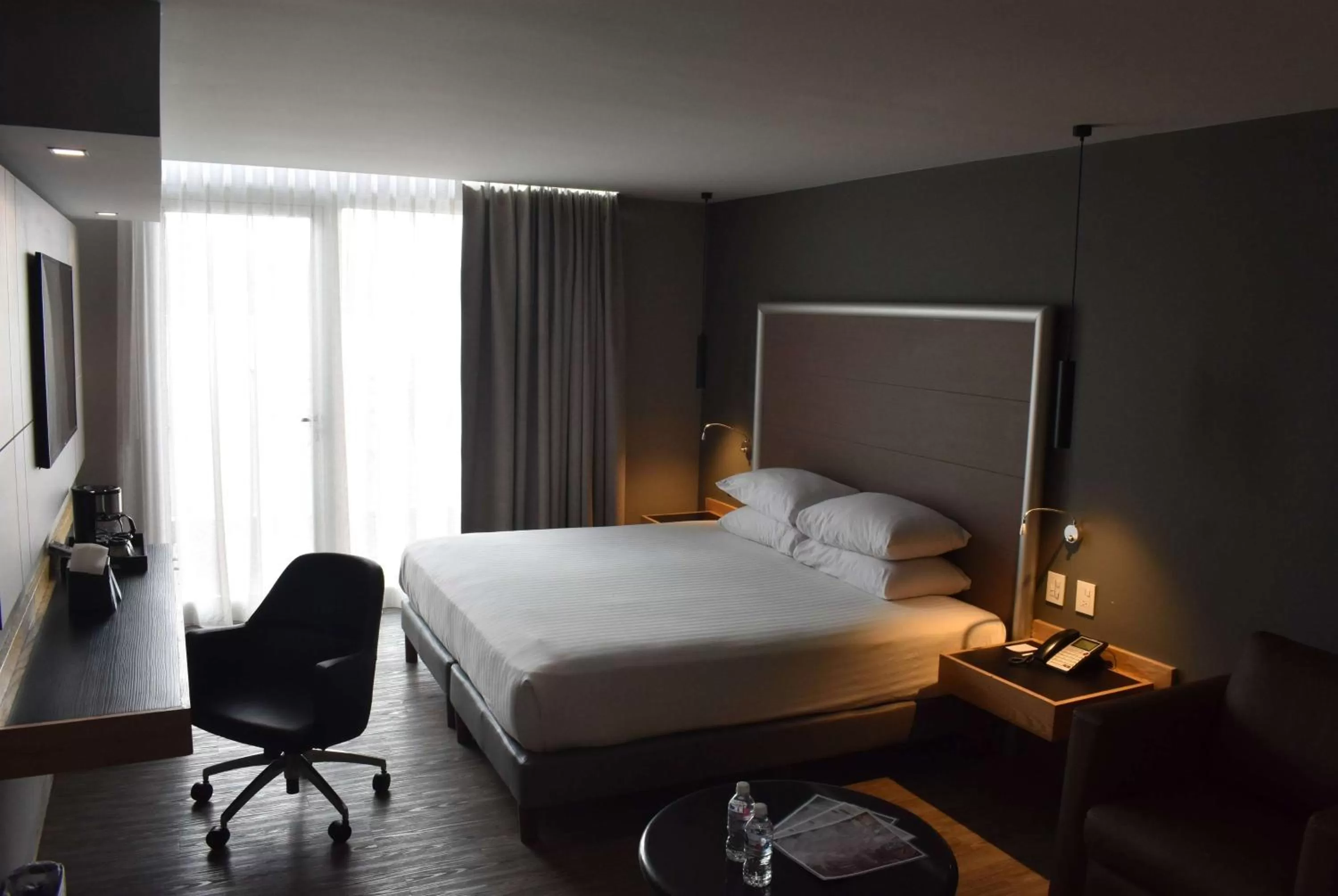 Photo of the whole room, Bed in Ramada by Wyndham Mexico City Santa Fe