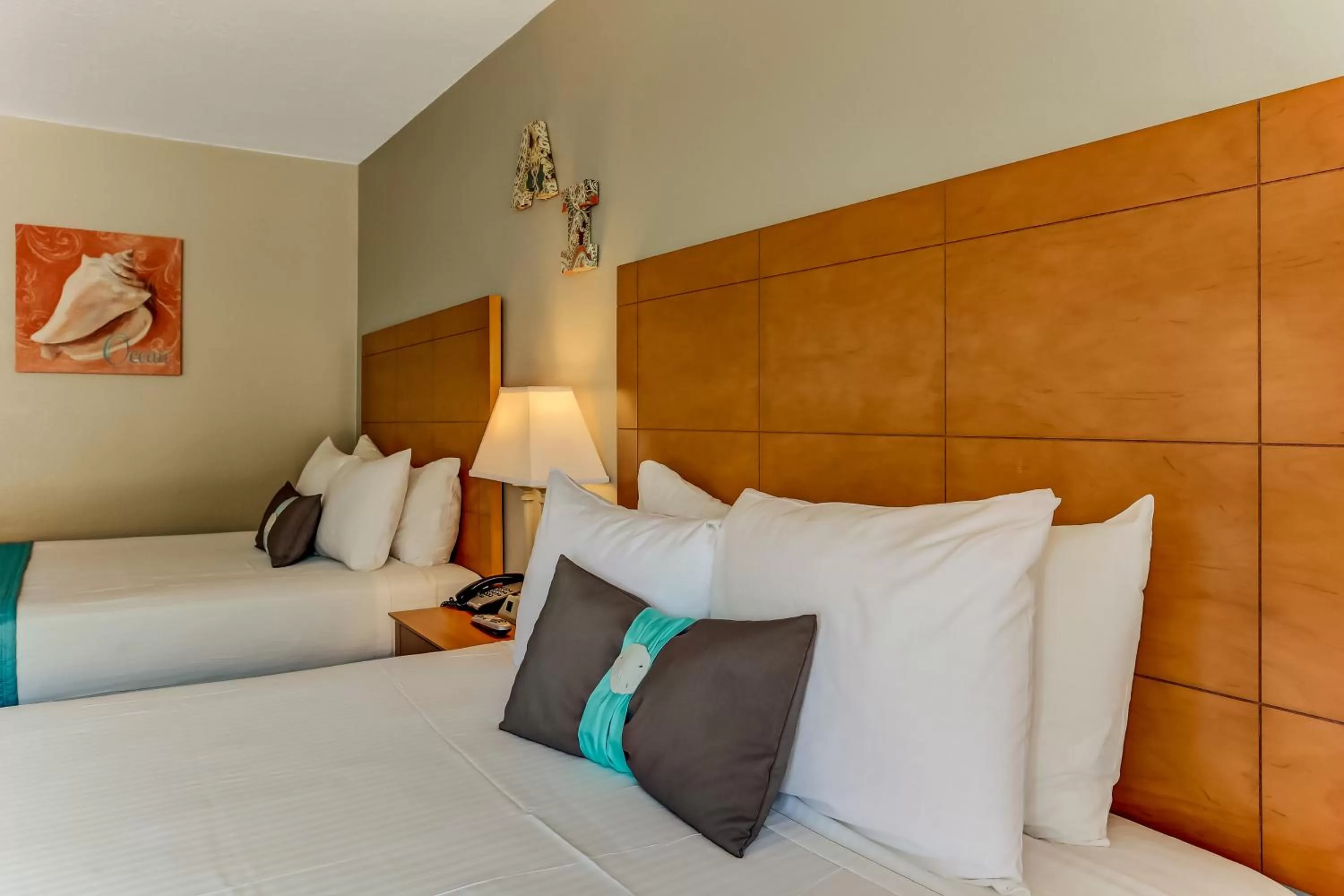 Bedroom, Bed in Beachside Motel - Amelia Island