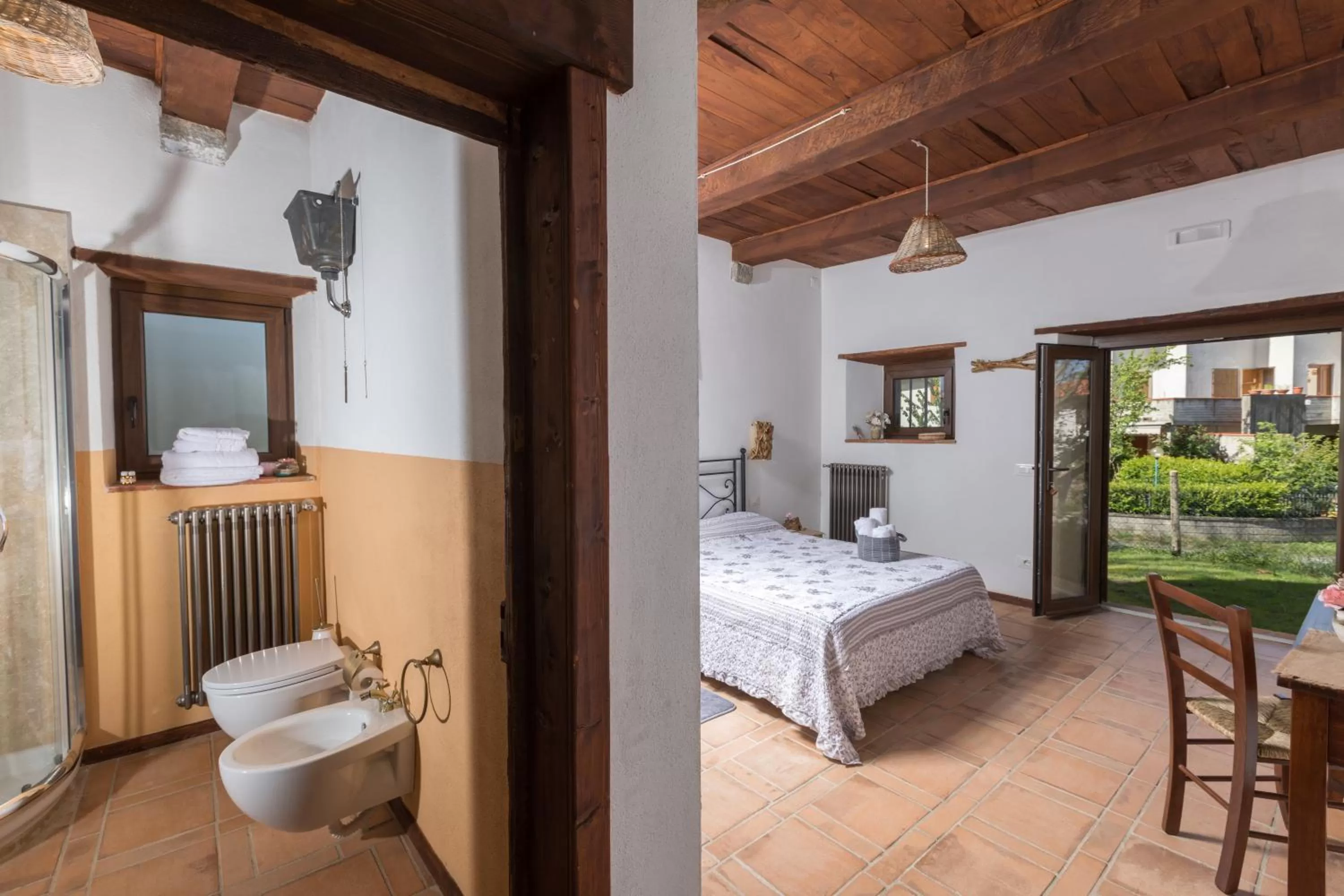 People, Bed in B&B Podere Legnotorto