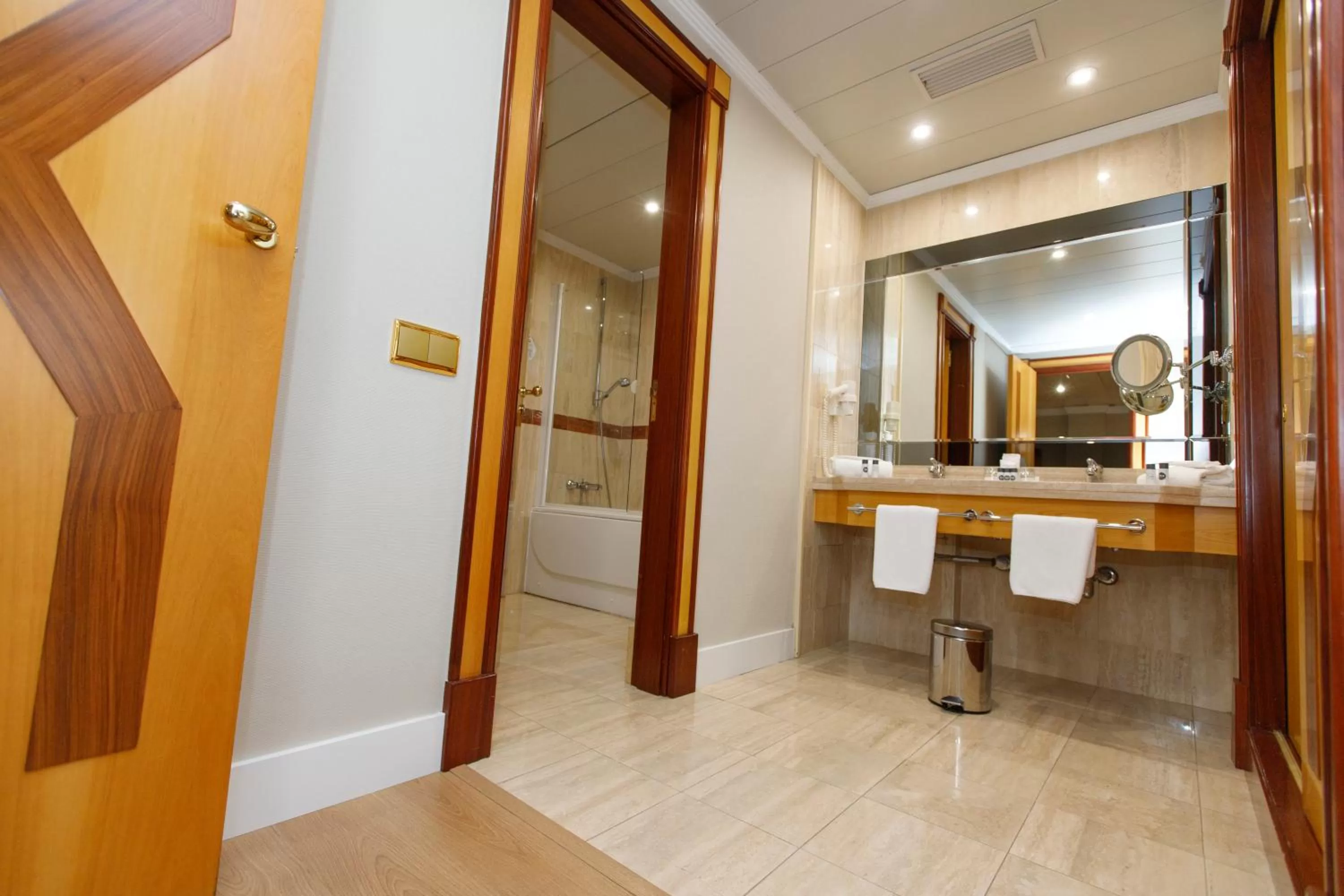 Bathroom in Oca Puerta del Camino Hotel