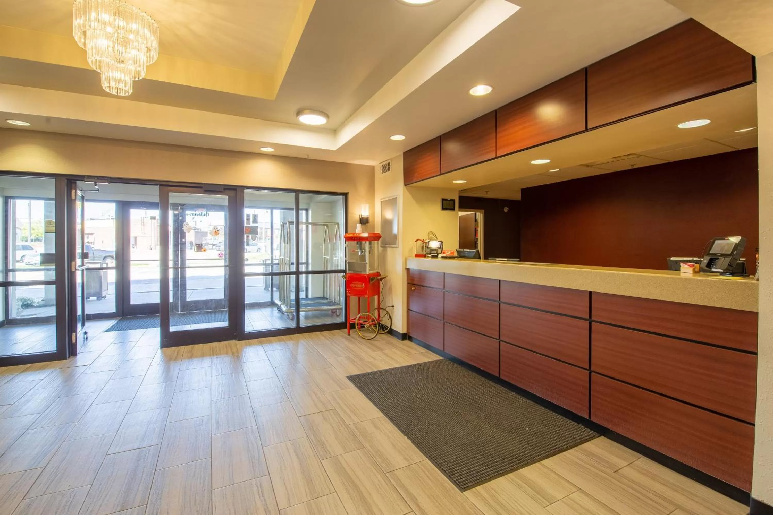 Lobby or reception in Red Roof Inn & Suites Indianapolis Airport