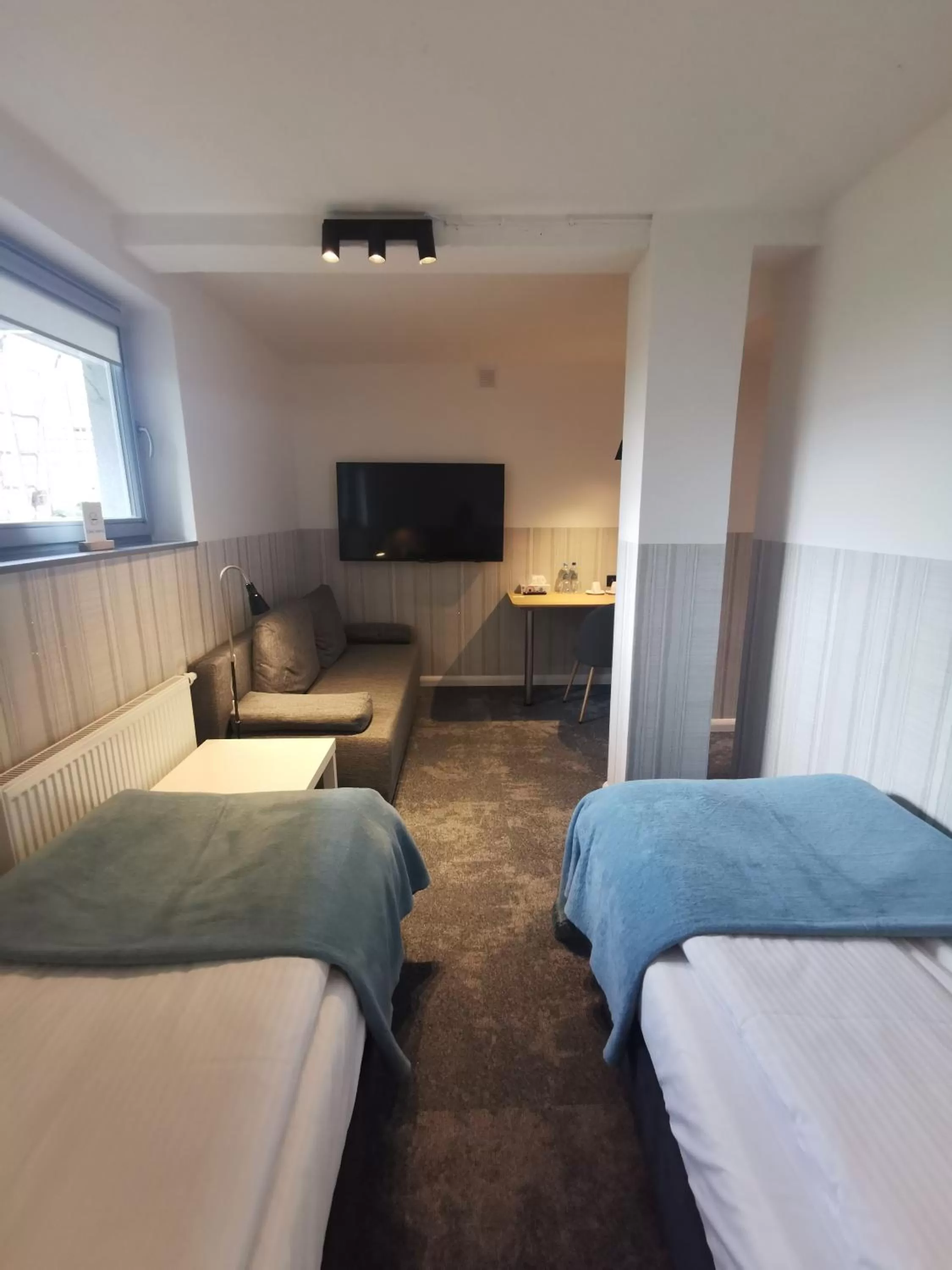 TV/Entertainment Center in Grand Tulipan