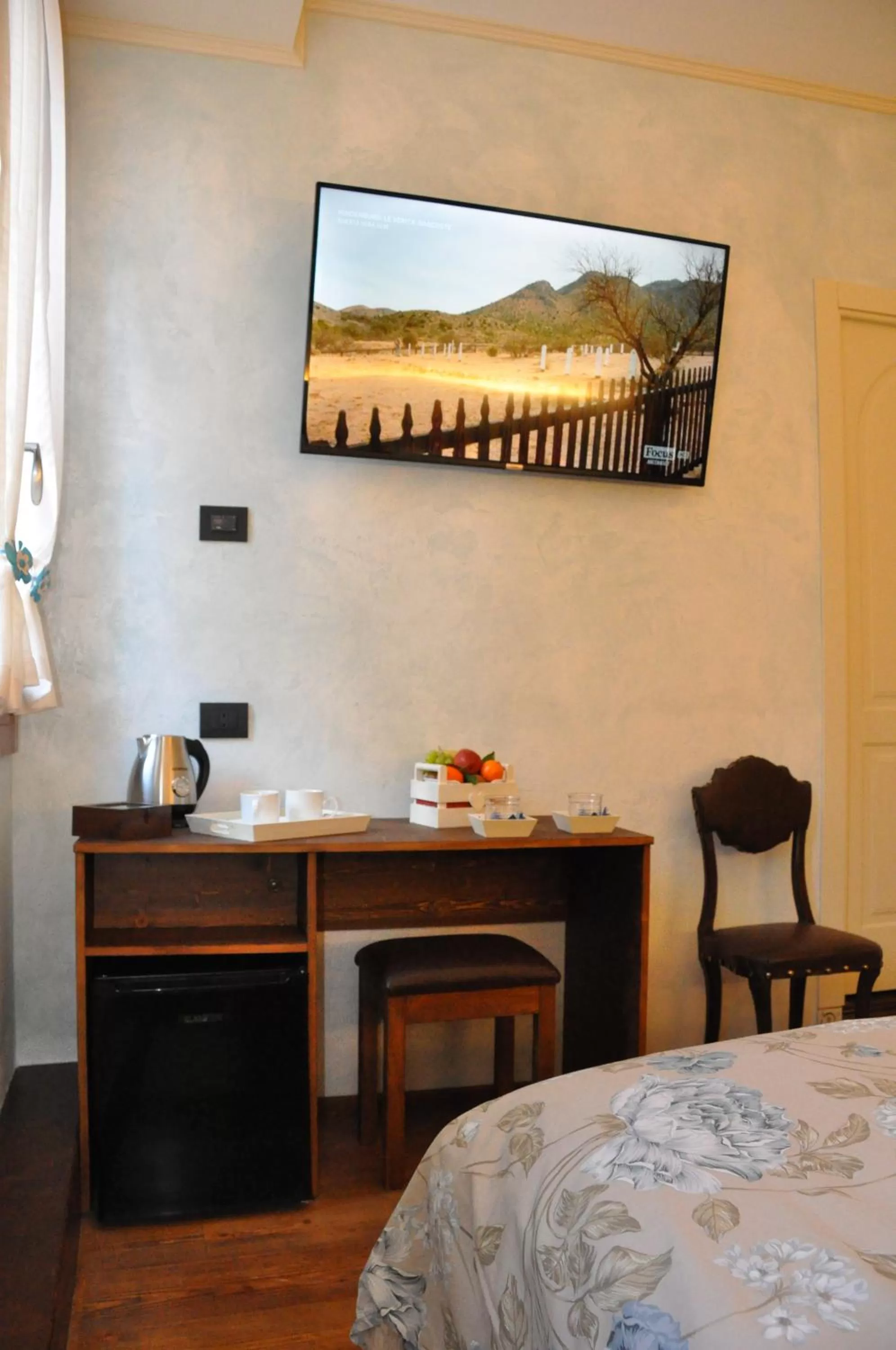 Bed, TV/Entertainment Center in NAZIONALE Camere