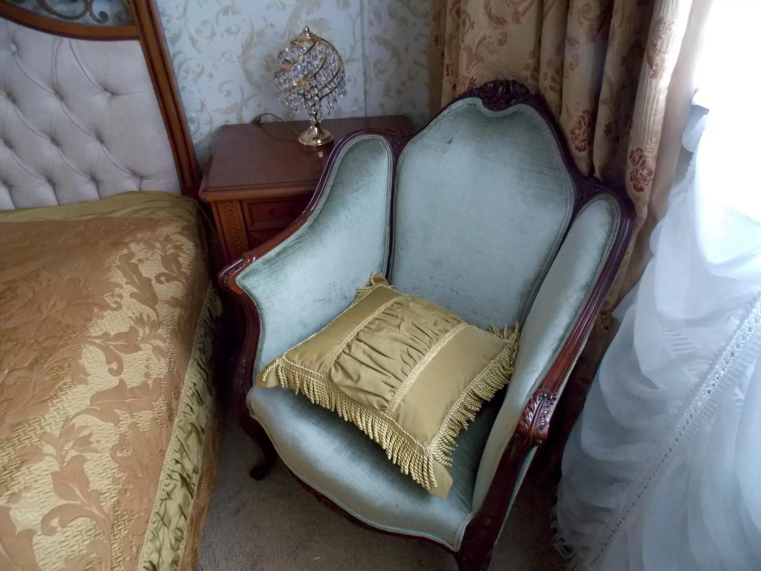 Photo of the whole room, Seating Area in Weena House