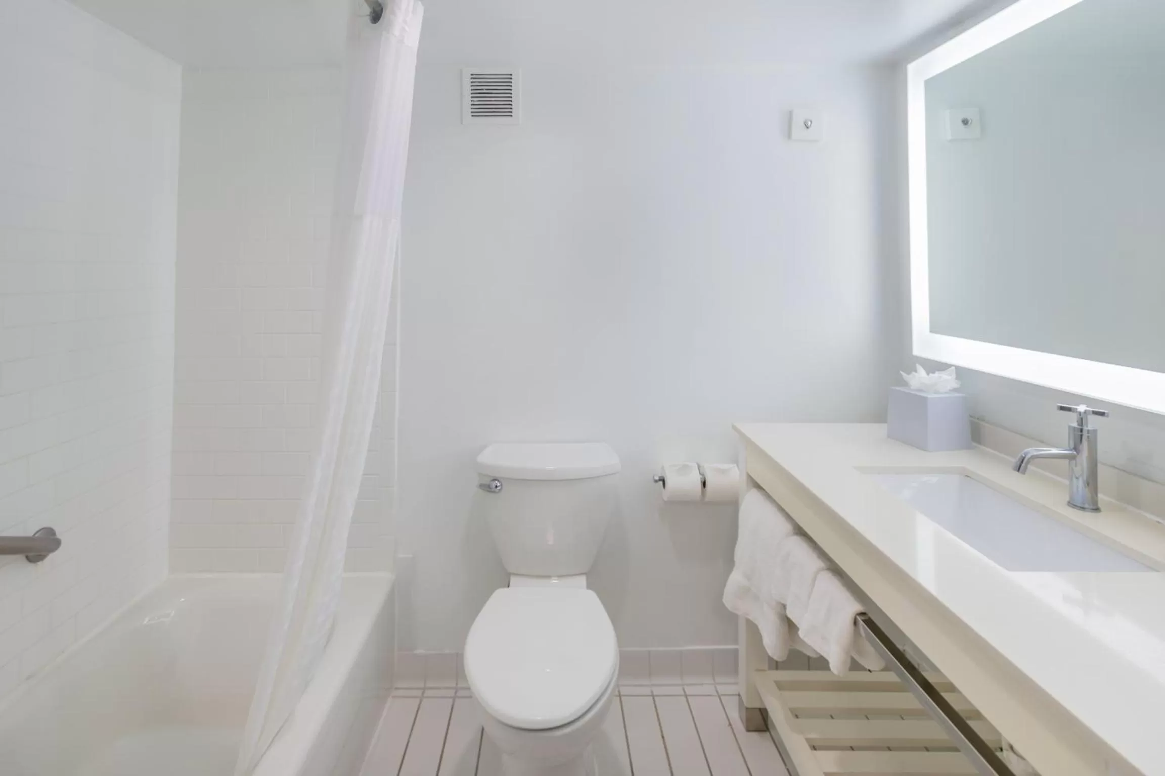 Accessible King Suite with Sofa Bed - Non Smoking in Clarion Pointe Galveston Seawall