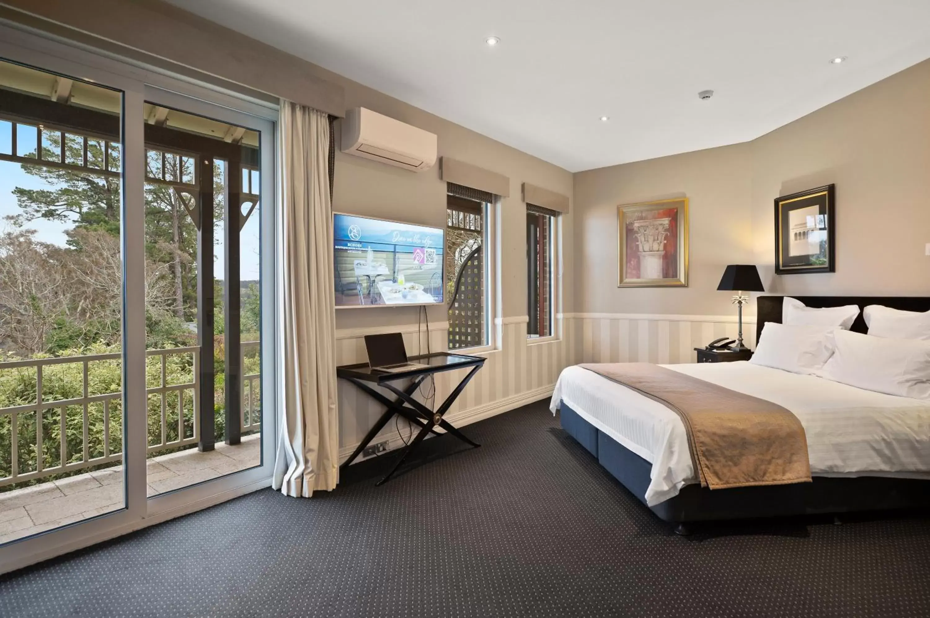 Room with Cliff View in Echoes Boutique Hotel & Restaurant Blue Mountains Room with Cliff View in Echoes Boutique Hotel & Restaurant Blue Mountains