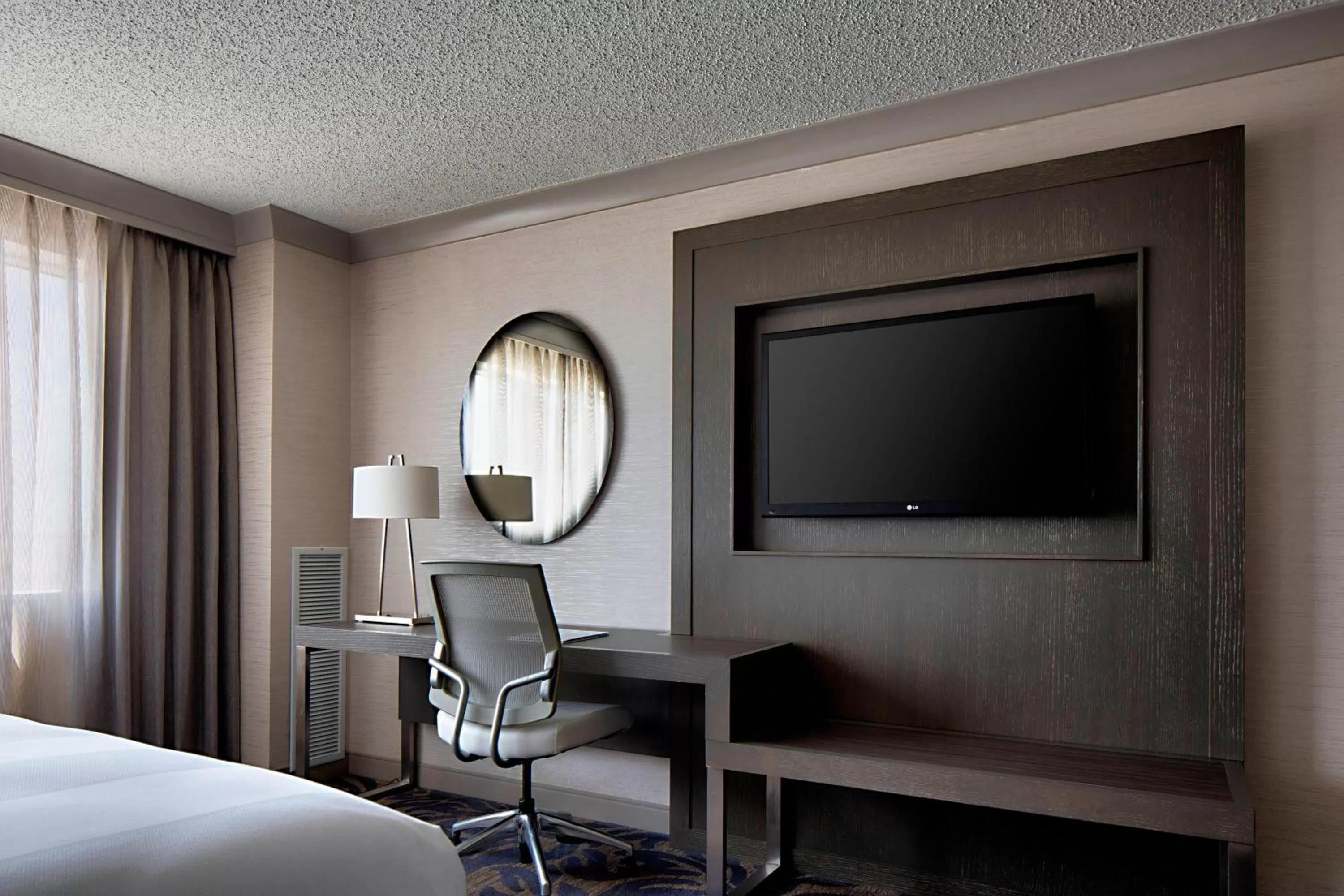 Photo of the whole room, Bed in Little Rock Marriott